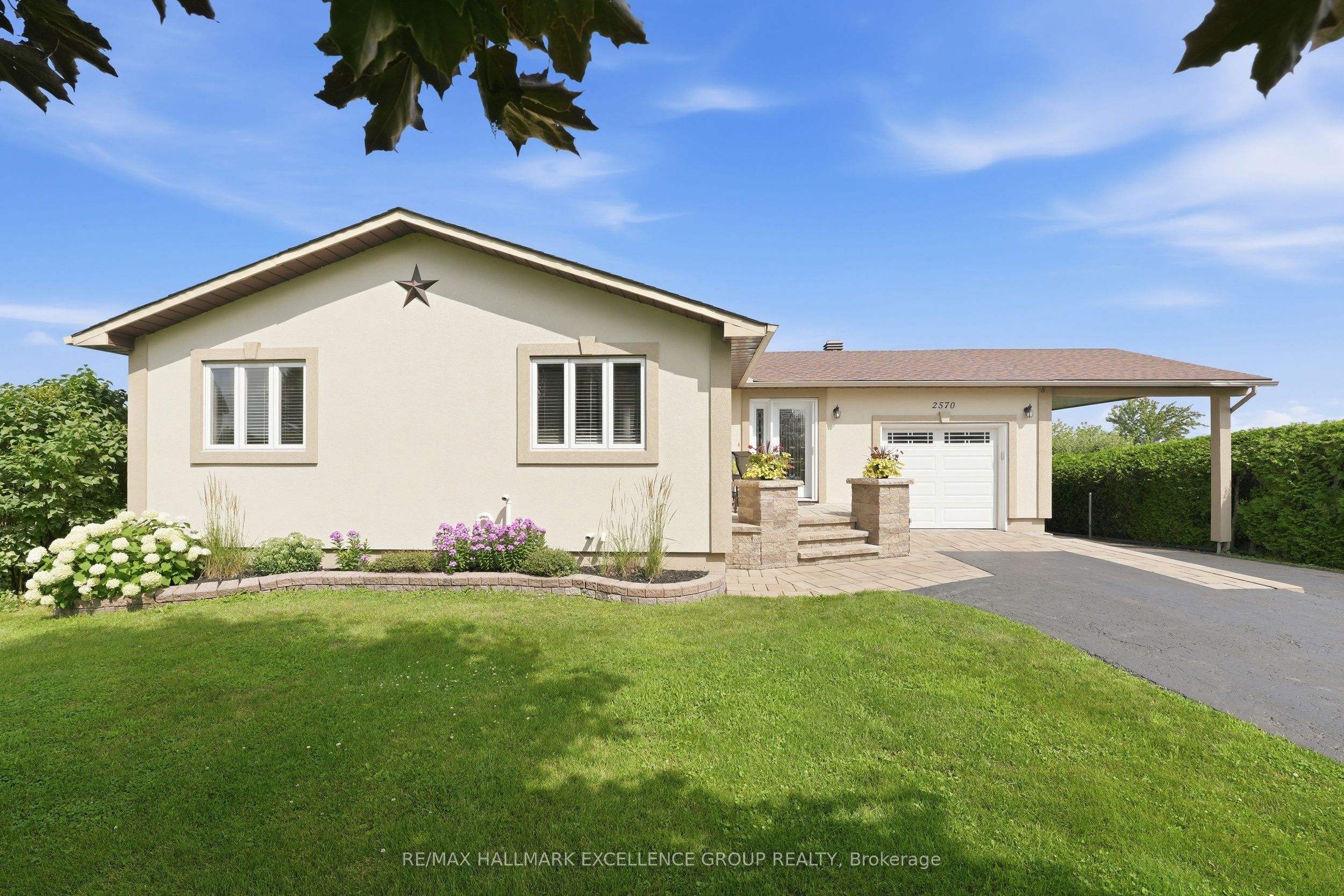 2570 Woods Street, Clarence-Rockland, ON K4K 1J2 photo 3