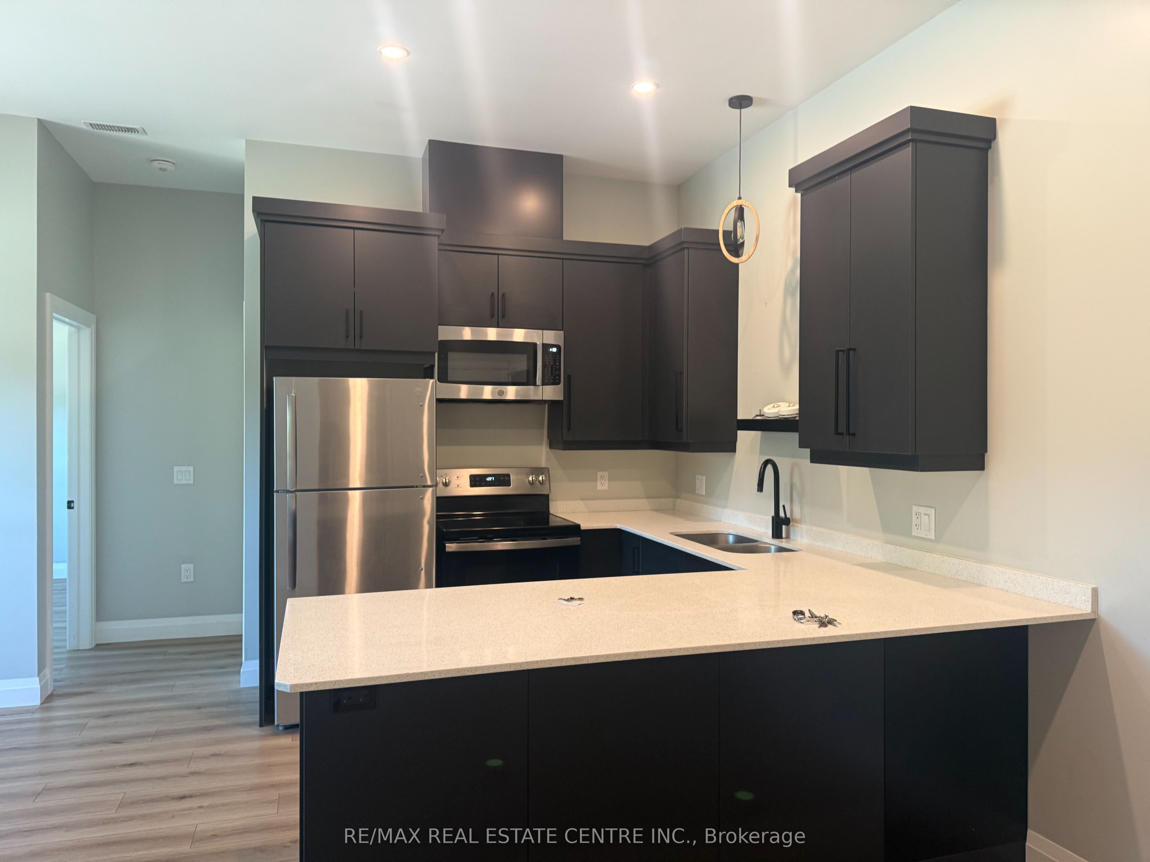 8 Main Street S 4, East Luther Grand Valley, ON L9W 5S6