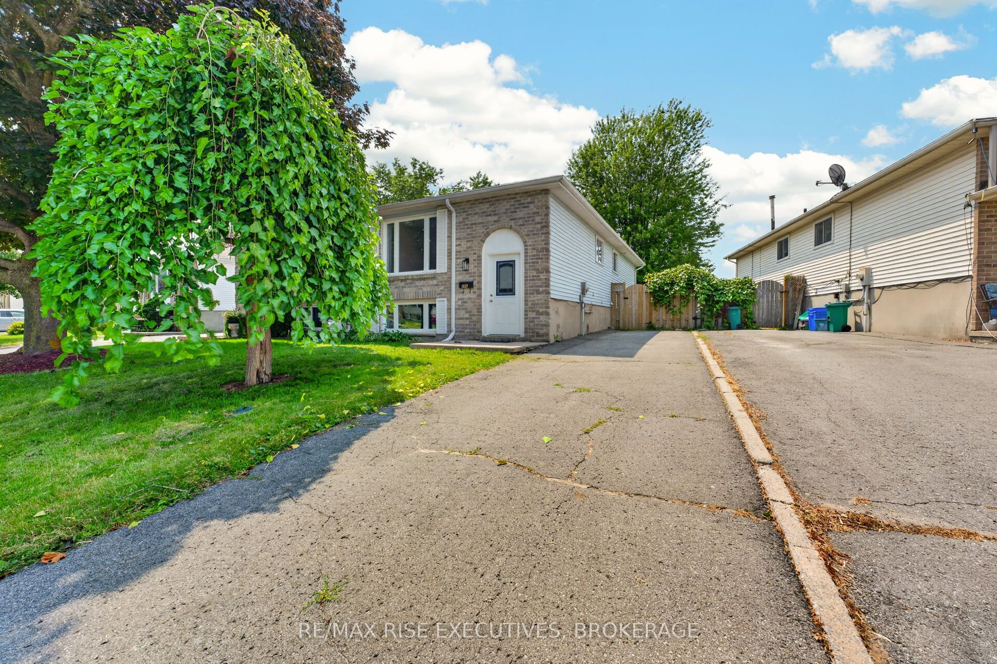 385 Melanie Avenue, Kingston, ON K7M 8B2 photo 2