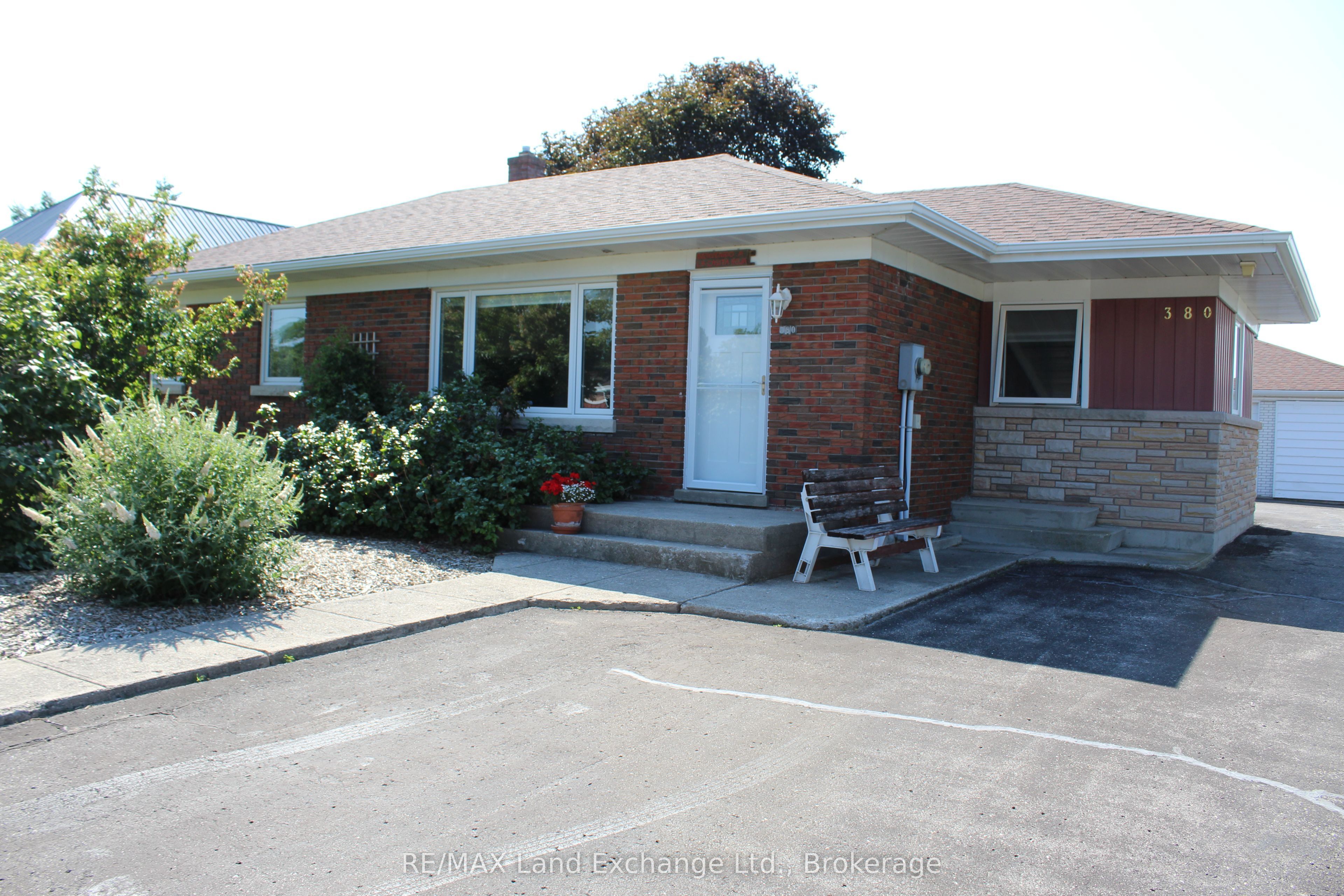 380 Princes Street S, Kincardine, ON N2Z 2T6 photo 2