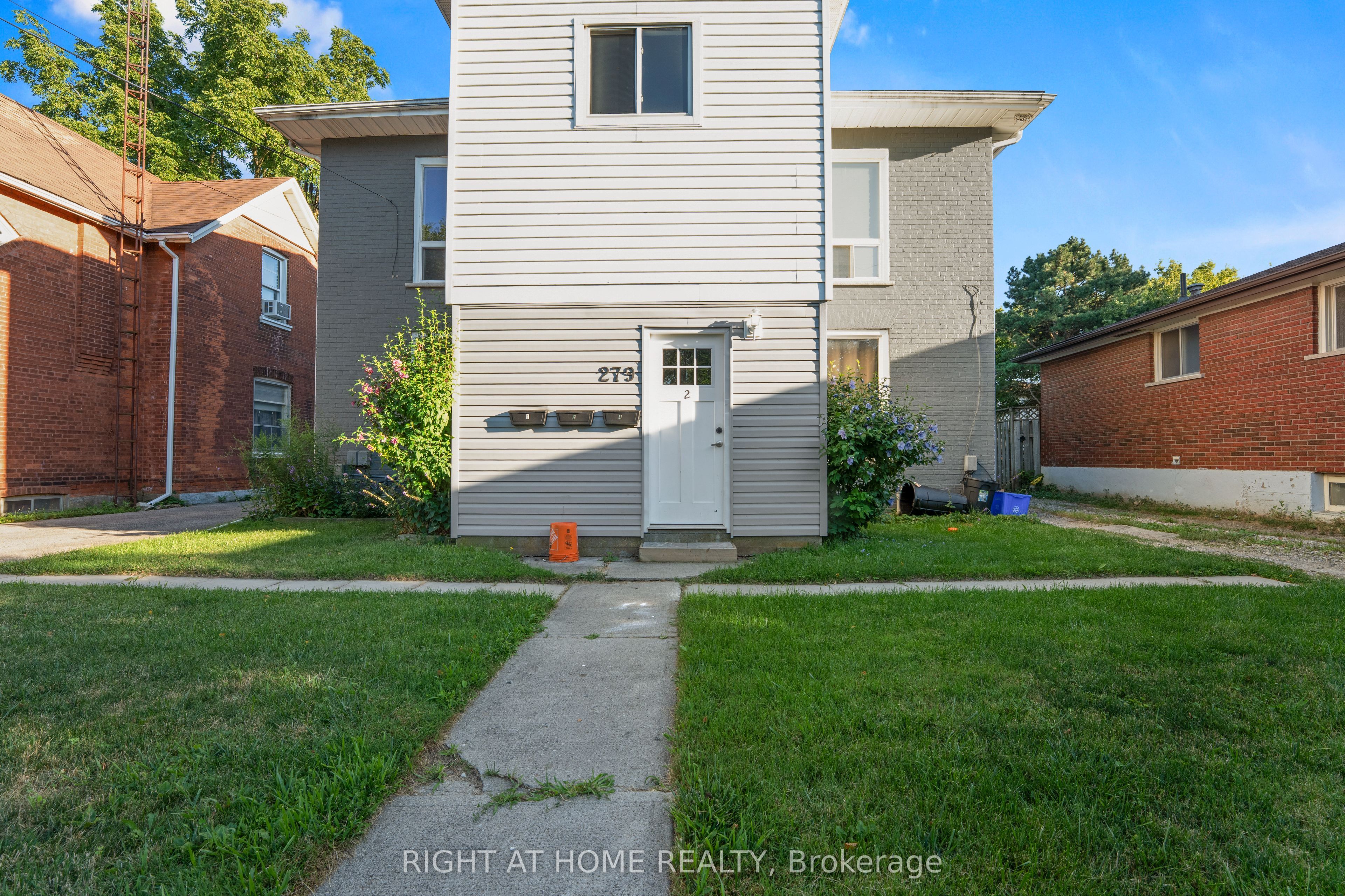 279 Darling Street 2, Brantford, ON N3S 3X7 photo 2