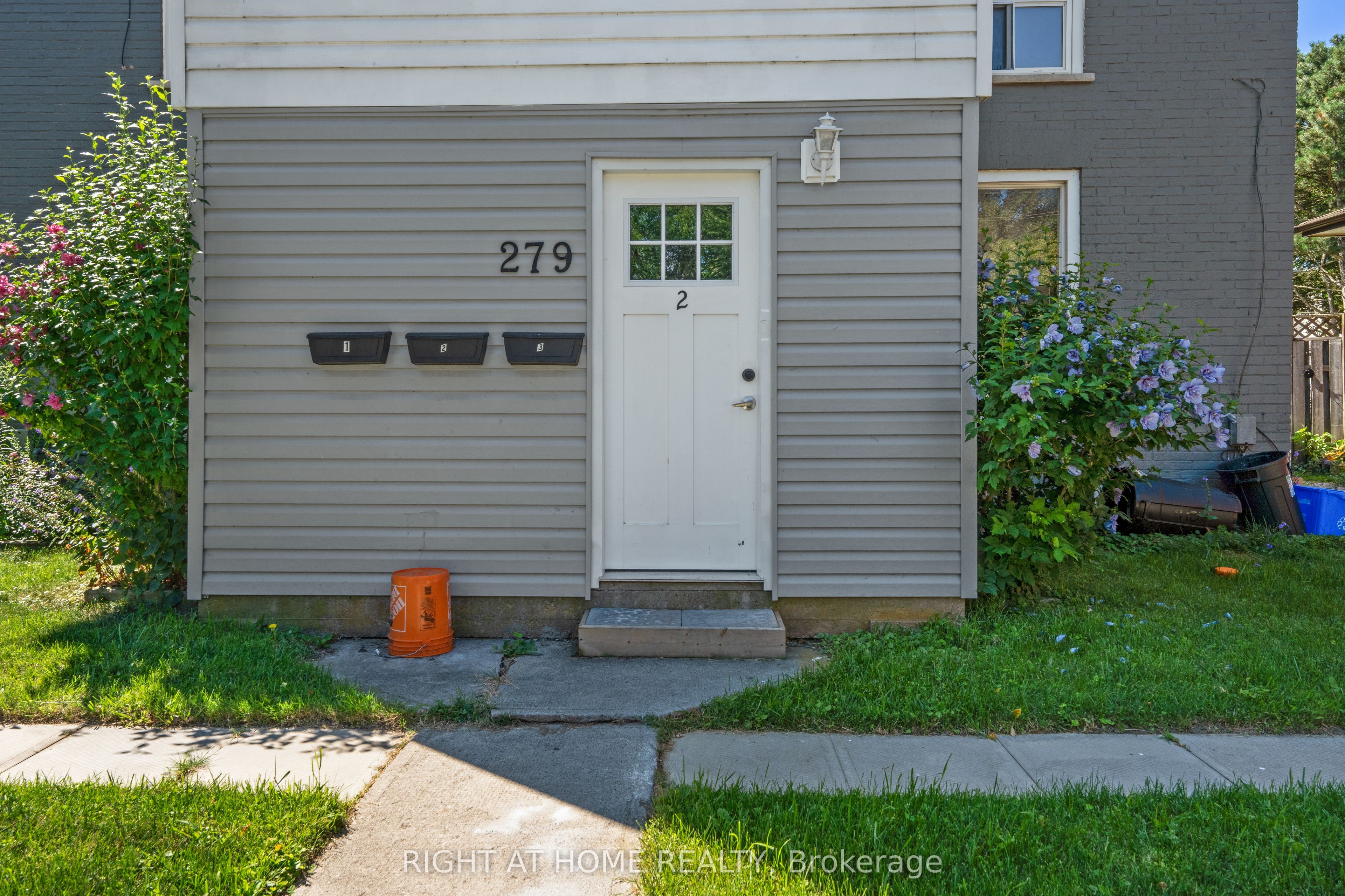 279 Darling Street 2, Brantford, ON N3S 3X7 photo 3