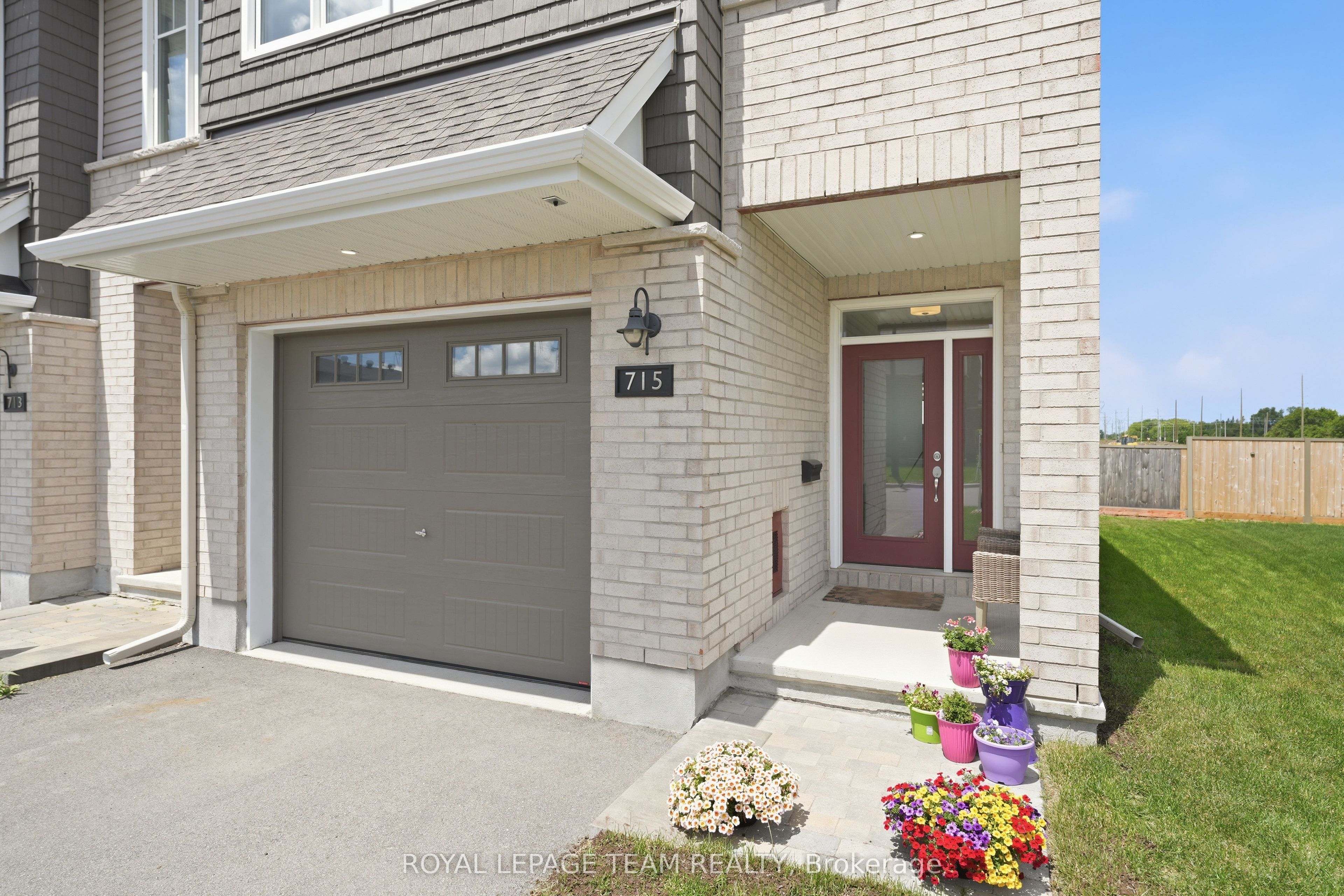 715 Maverick Crescent, Stittsville - Munster - Richmond, ON K2S 2X1 photo 2
