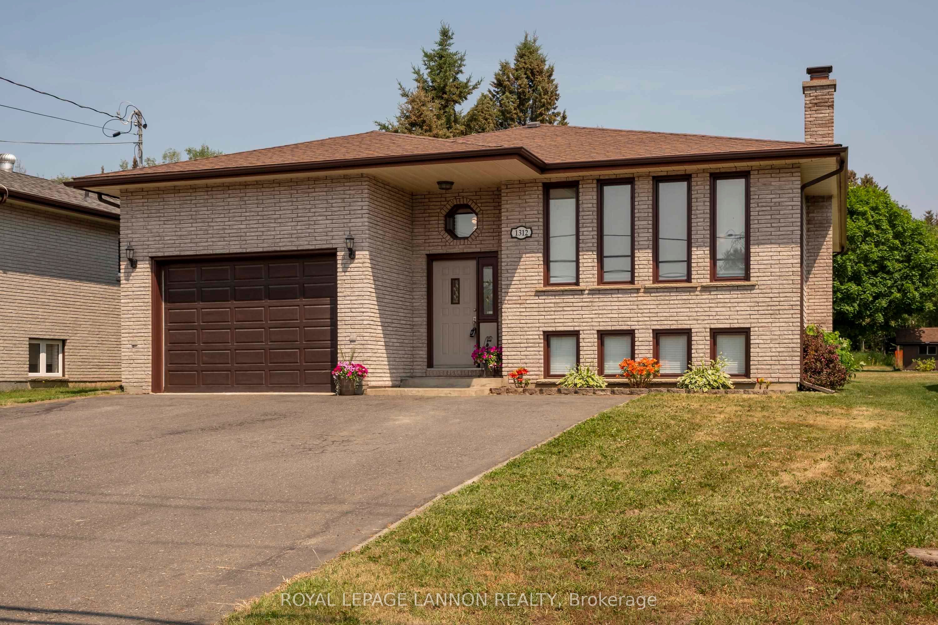 1312 John Street Rd, Thunder Bay, ON P7B 2A3