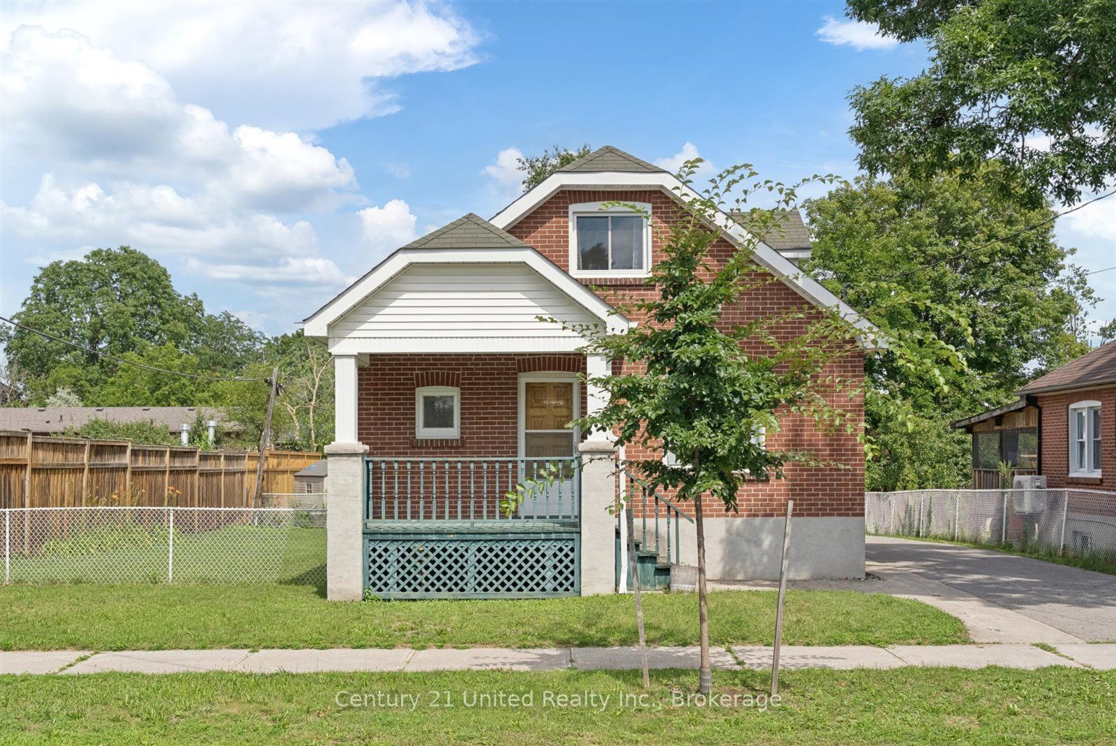 72 Kent Street, Peterborough, ON K9J 5B3 photo 2