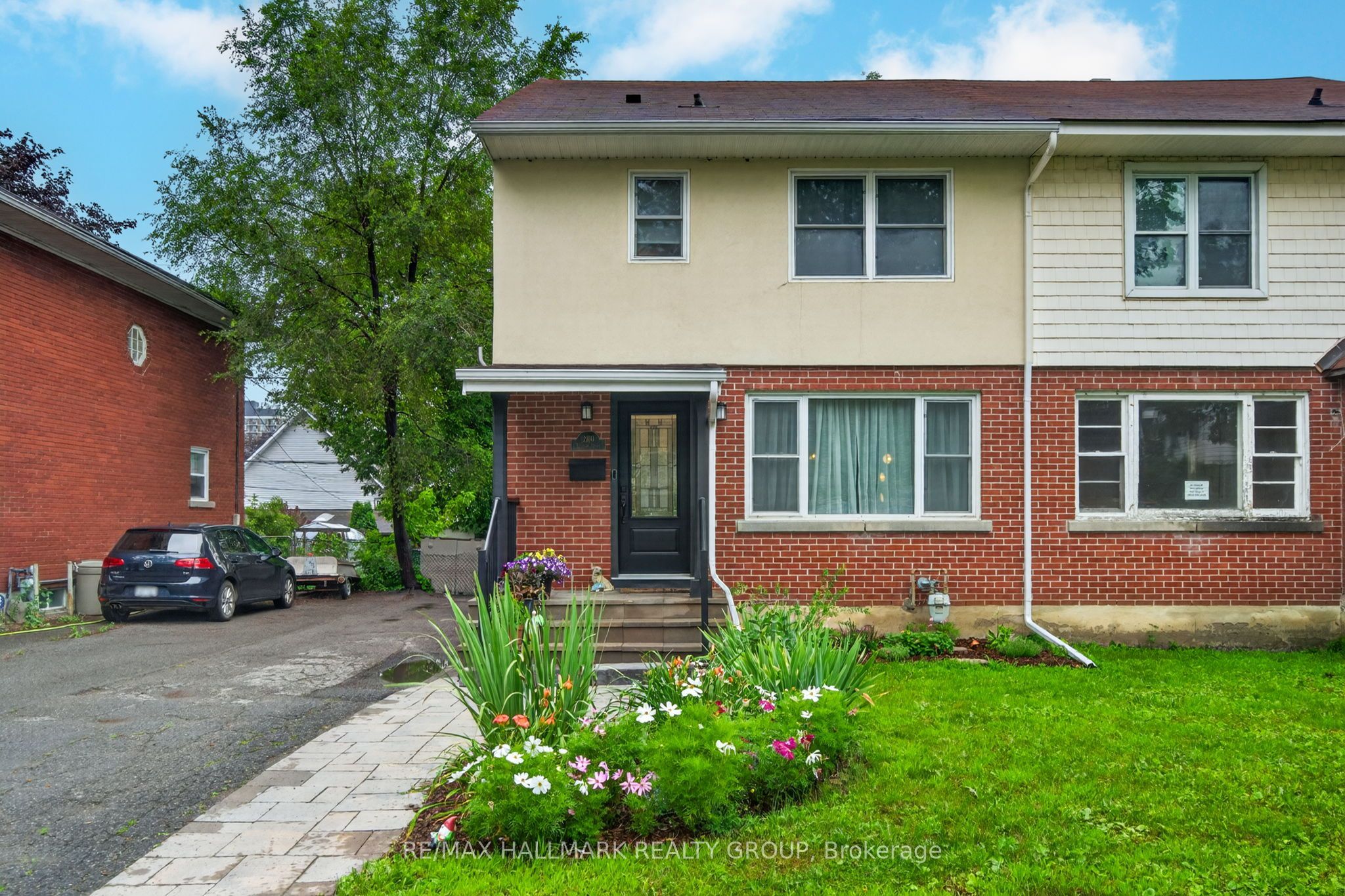 2110 Blossom Drive, Alta Vista and Area, ON K1H 6G8