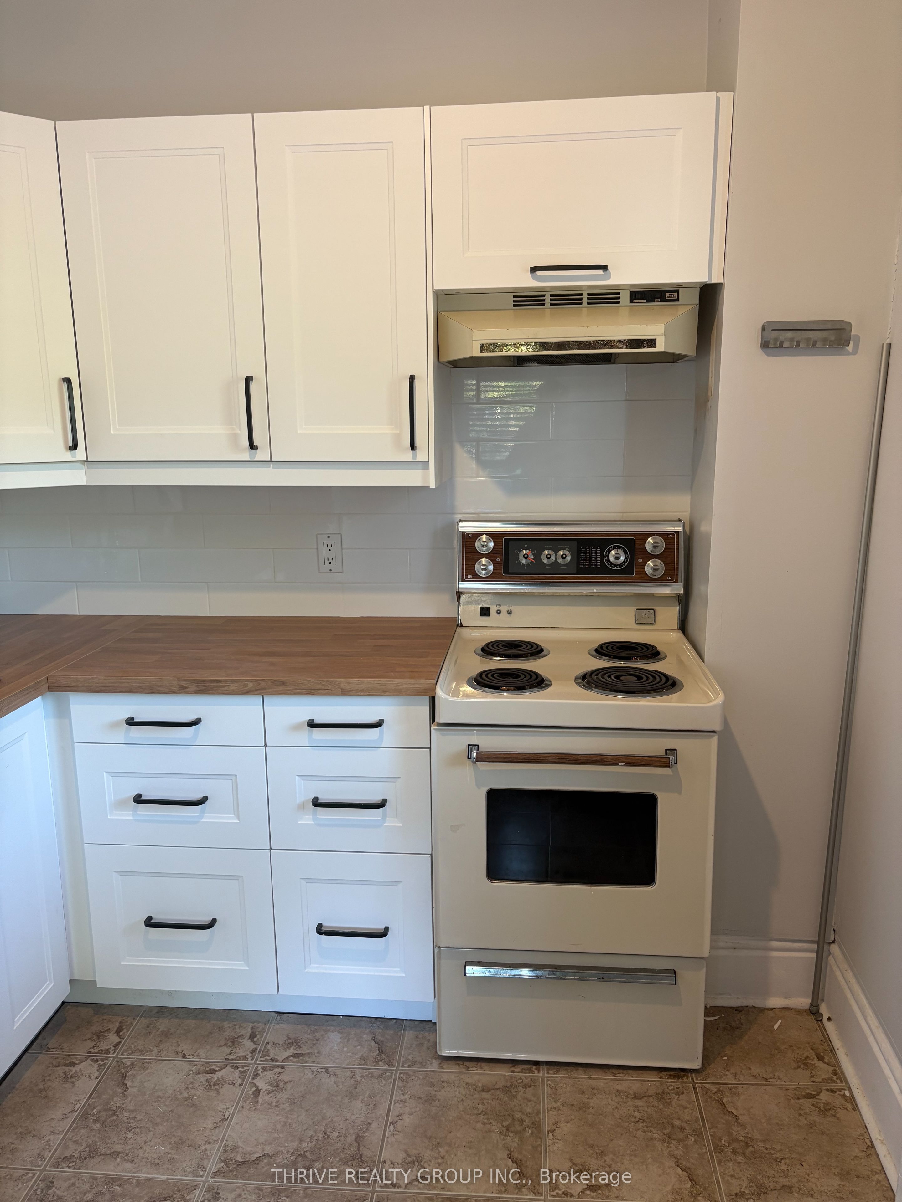 526 WATERLOO Street A, London East, ON N6B 2P9 photo 5