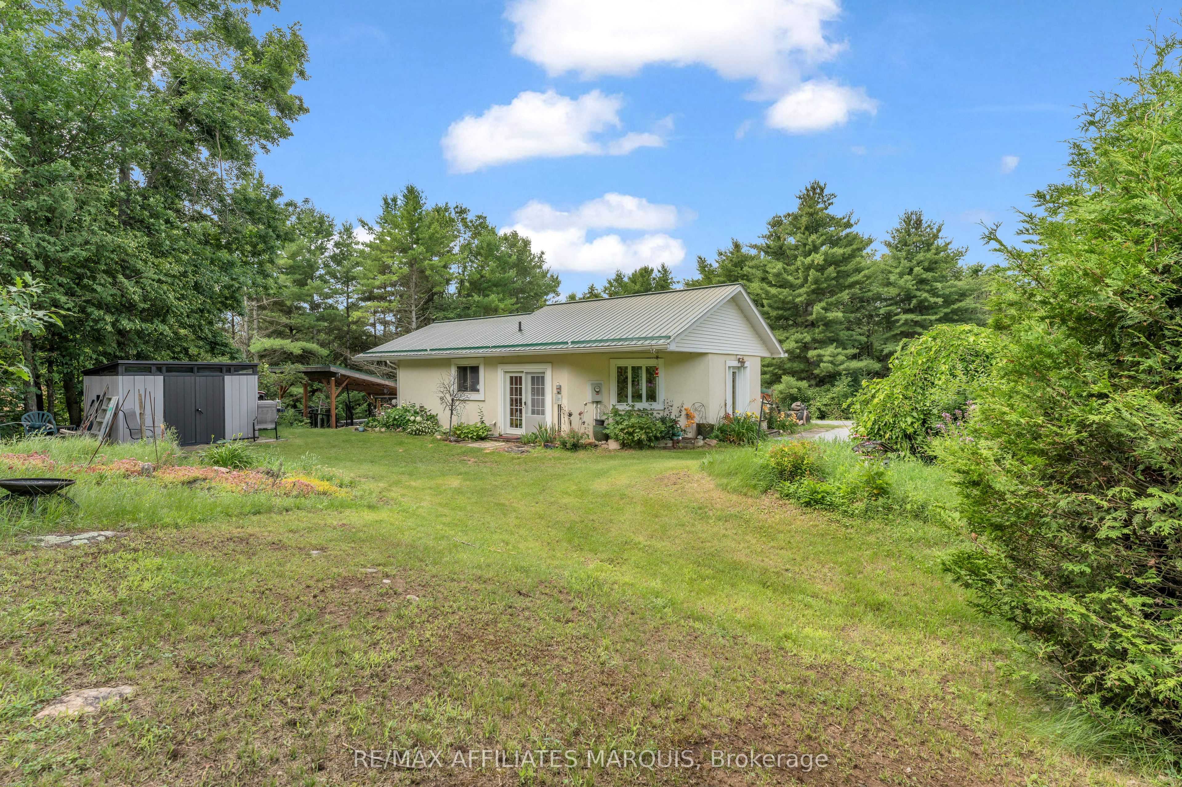 687 Zealand Road, Tay Valley, ON K0H 2B0 photo 2