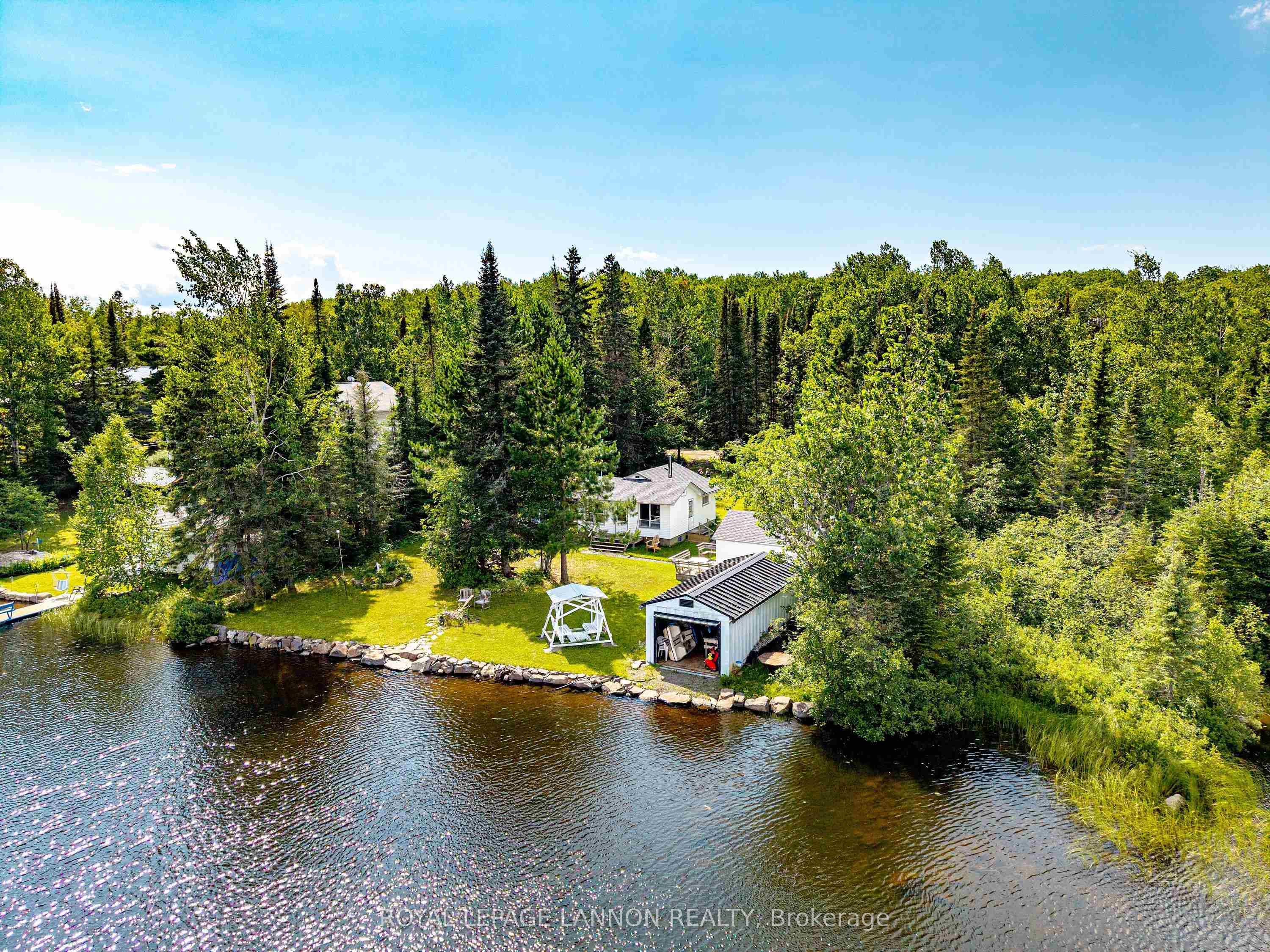 22 Warnica Road W, Thunder Bay Remote Area, ON P7G 0Y5