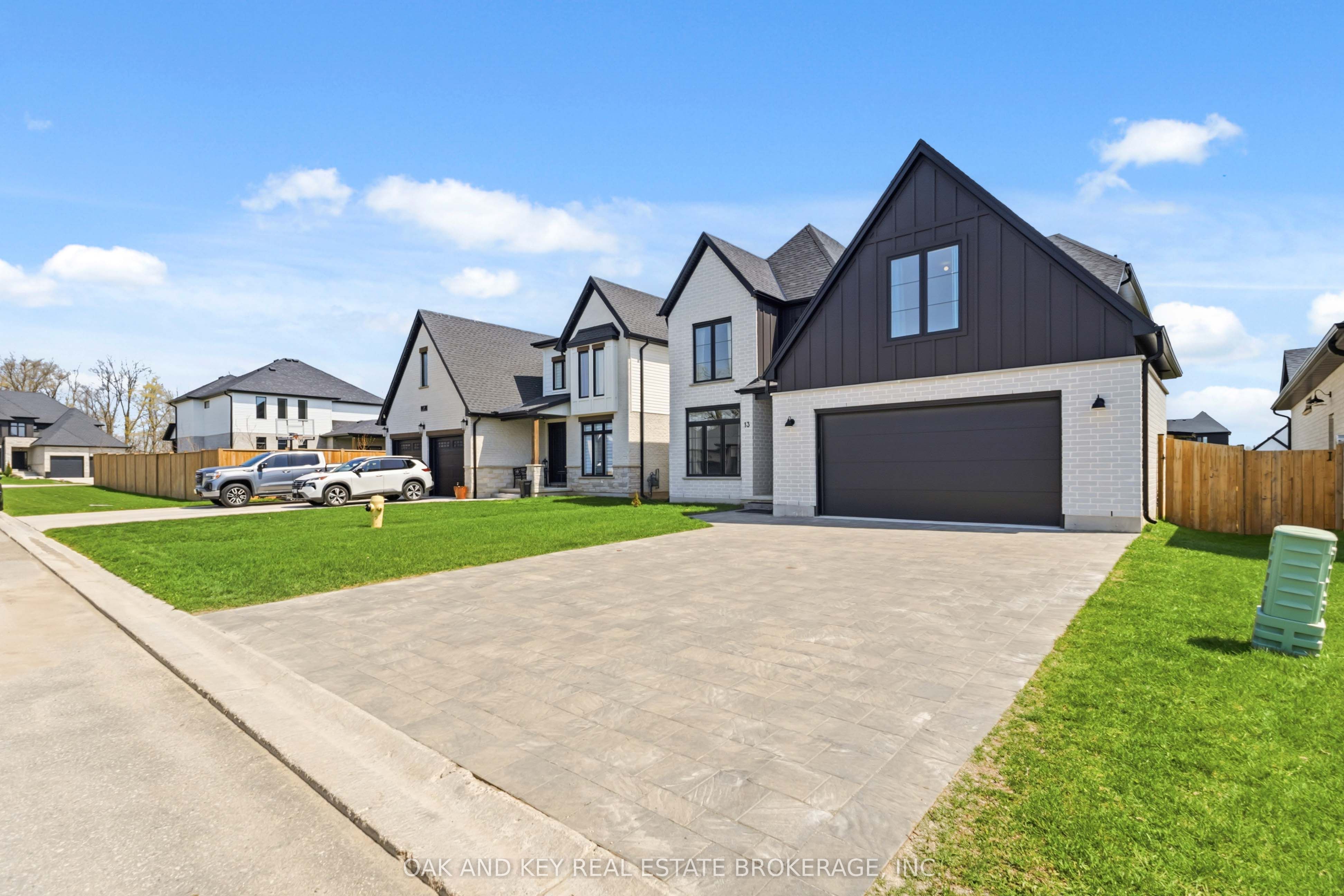 13 BRISCOE Crescent, Strathroy-Caradoc, ON N7G 0G3 photo 3