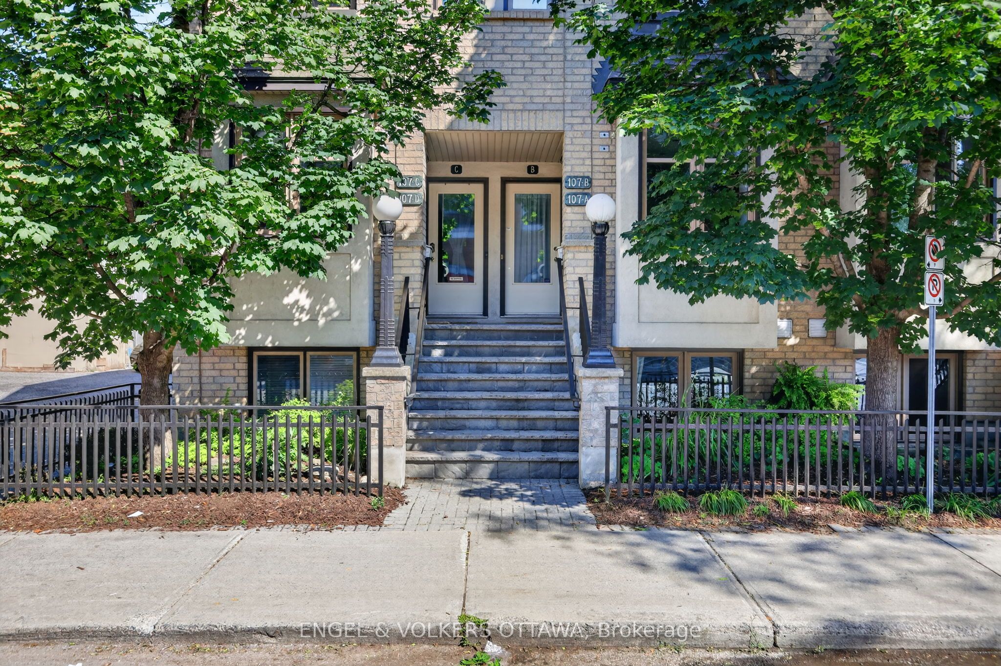 107 A Third Avenue, Glebe - Ottawa East and Area, ON K1S 2J7 photo 3