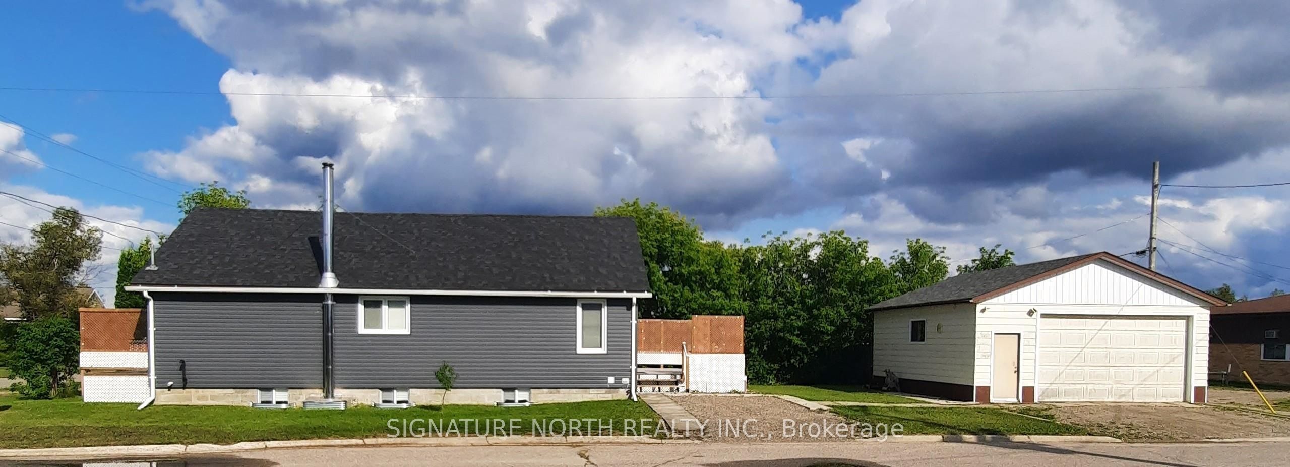 311 Fourth Avenue SW, Greenstone, ON P0T 1M0 photo 2