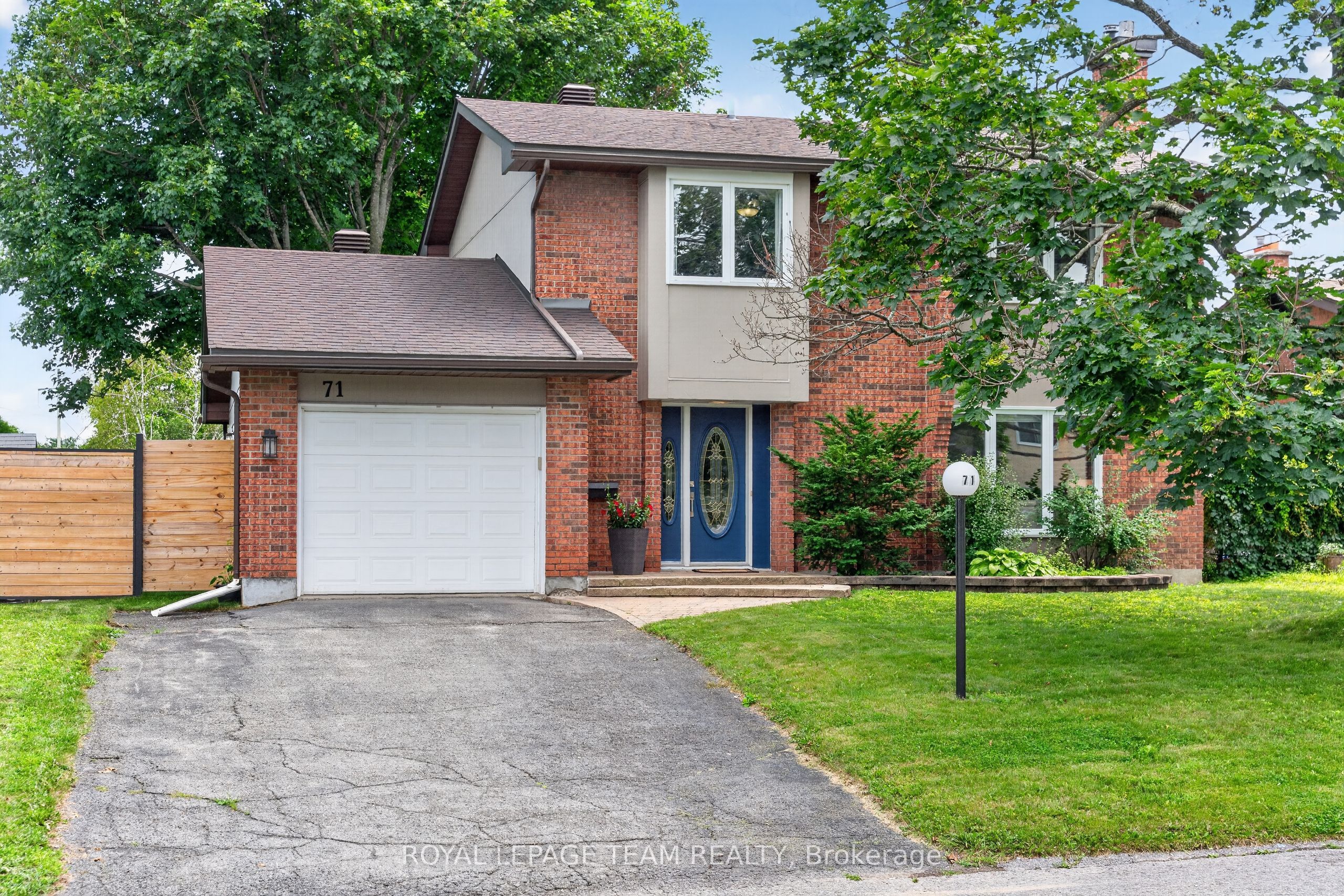 71 Chimo Drive, Kanata, ON K2L 2B3
