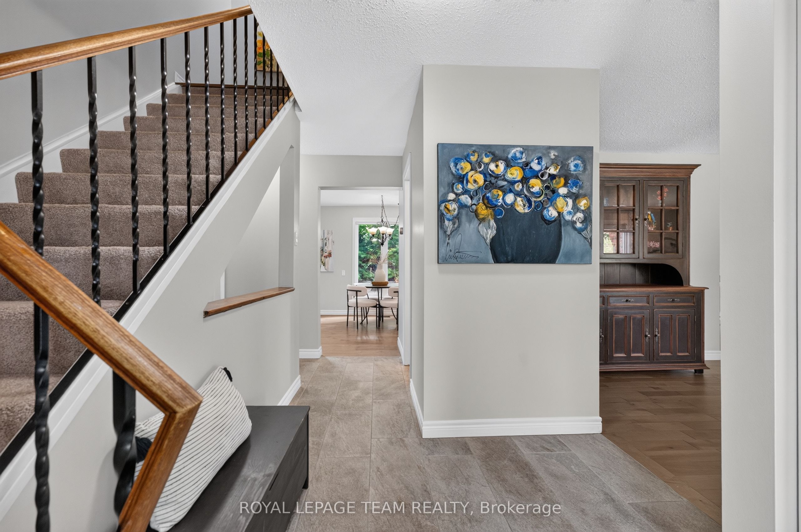 71 Chimo Drive, Kanata, ON K2L 2B3 photo 4