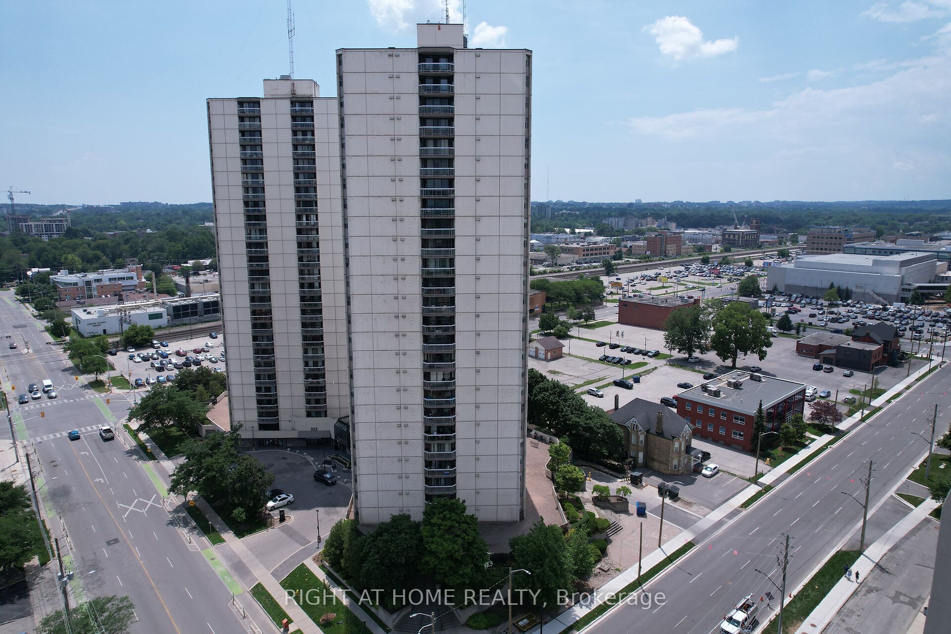 363 Colborne Street 905, London East, ON N6B 3N3 photo 4