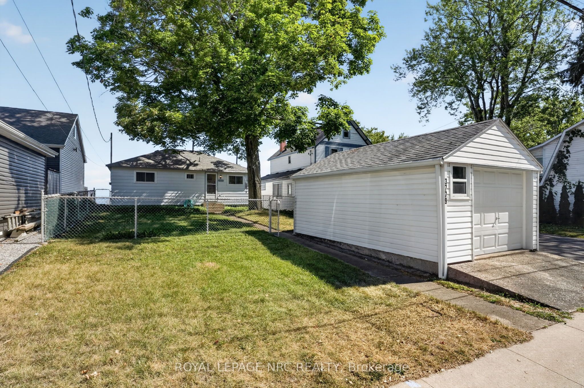 3779 Crystal Beach Drive, Fort Erie, ON L0S 1B0 photo 5