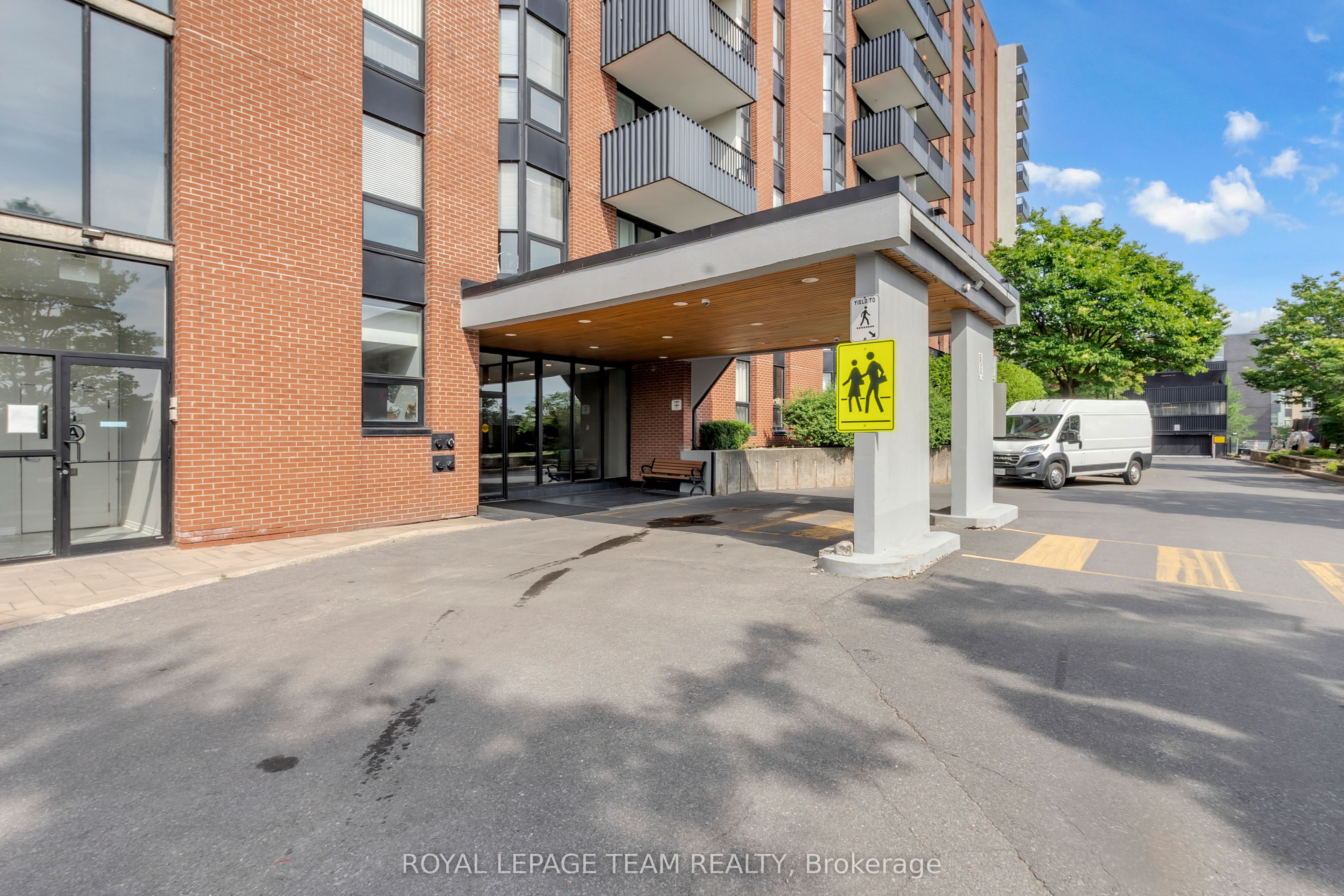 2951 Riverside Drive 306, Billings Bridge - Riverside Park and Area, ON K1V 8W6 photo 3