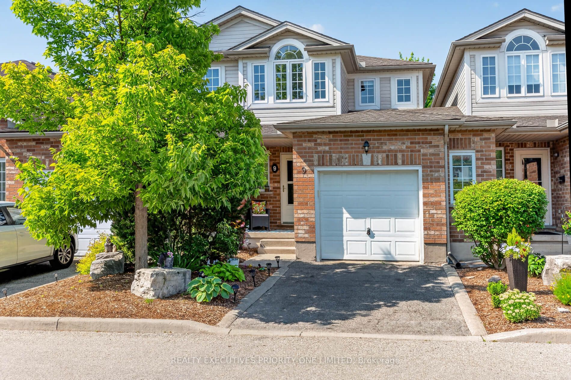 37 Bond Court 9, Guelph, ON N1H 8P3