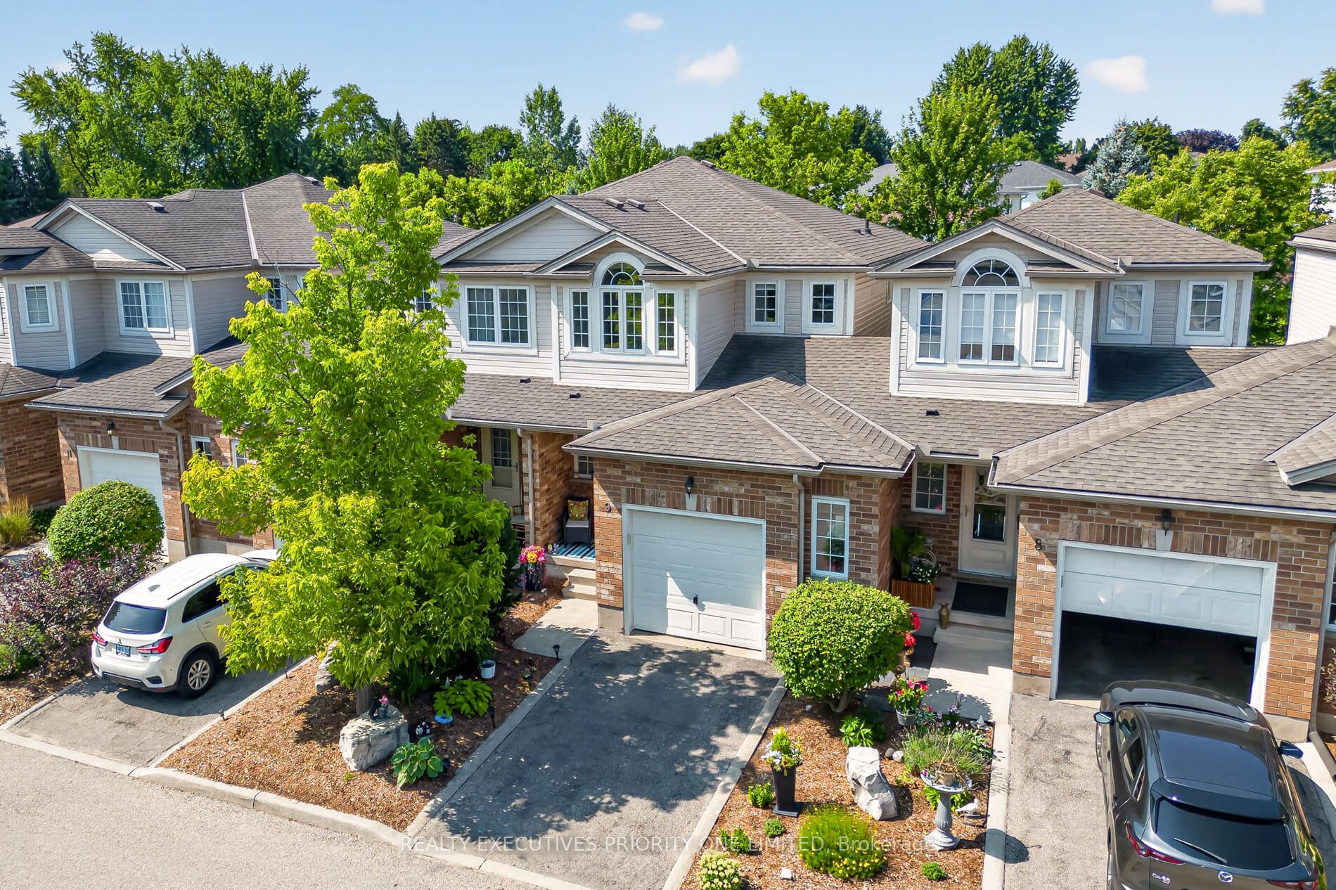 37 Bond Court 9, Guelph, ON N1H 8P3 photo 2