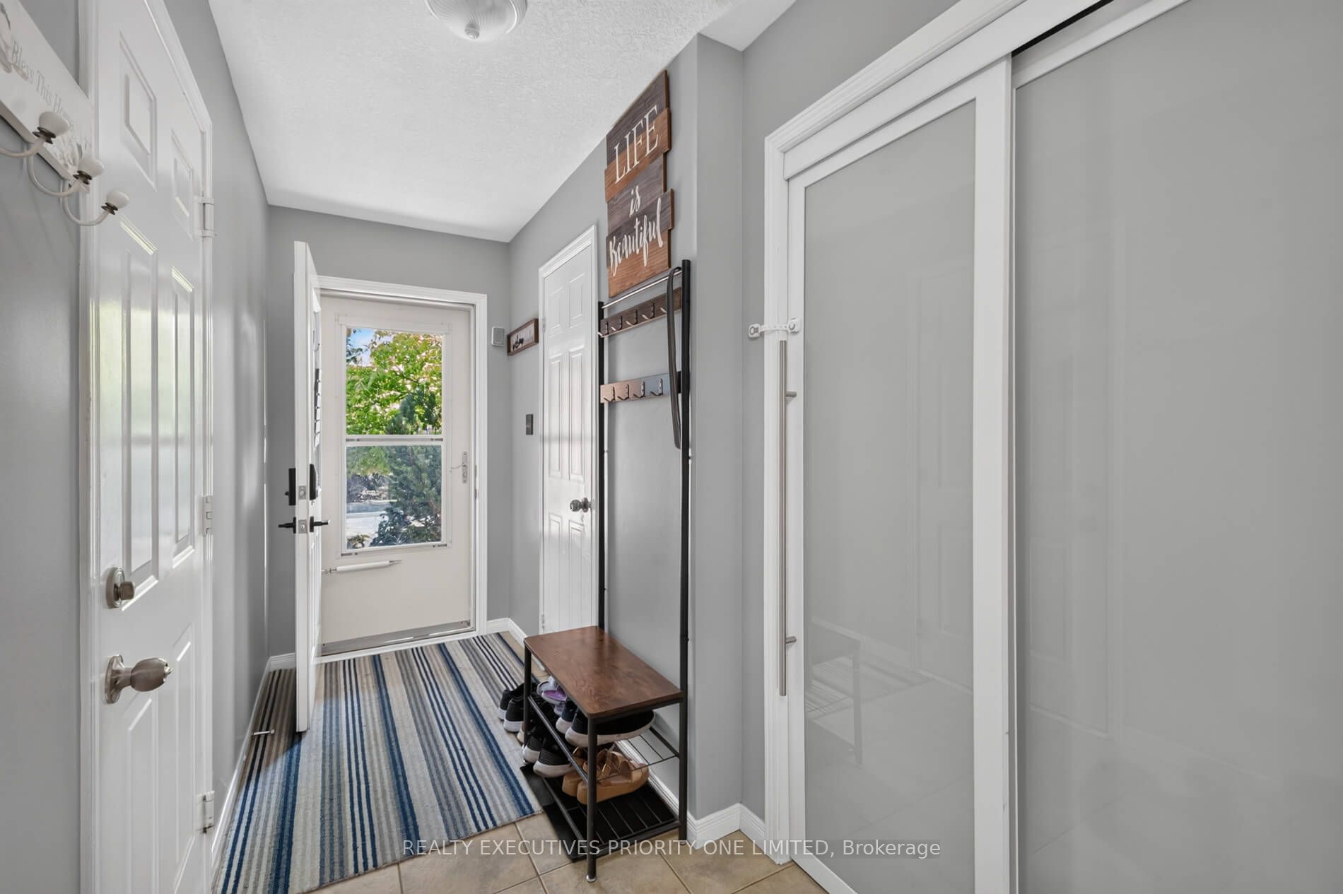 37 Bond Court 9, Guelph, ON N1H 8P3 photo 3