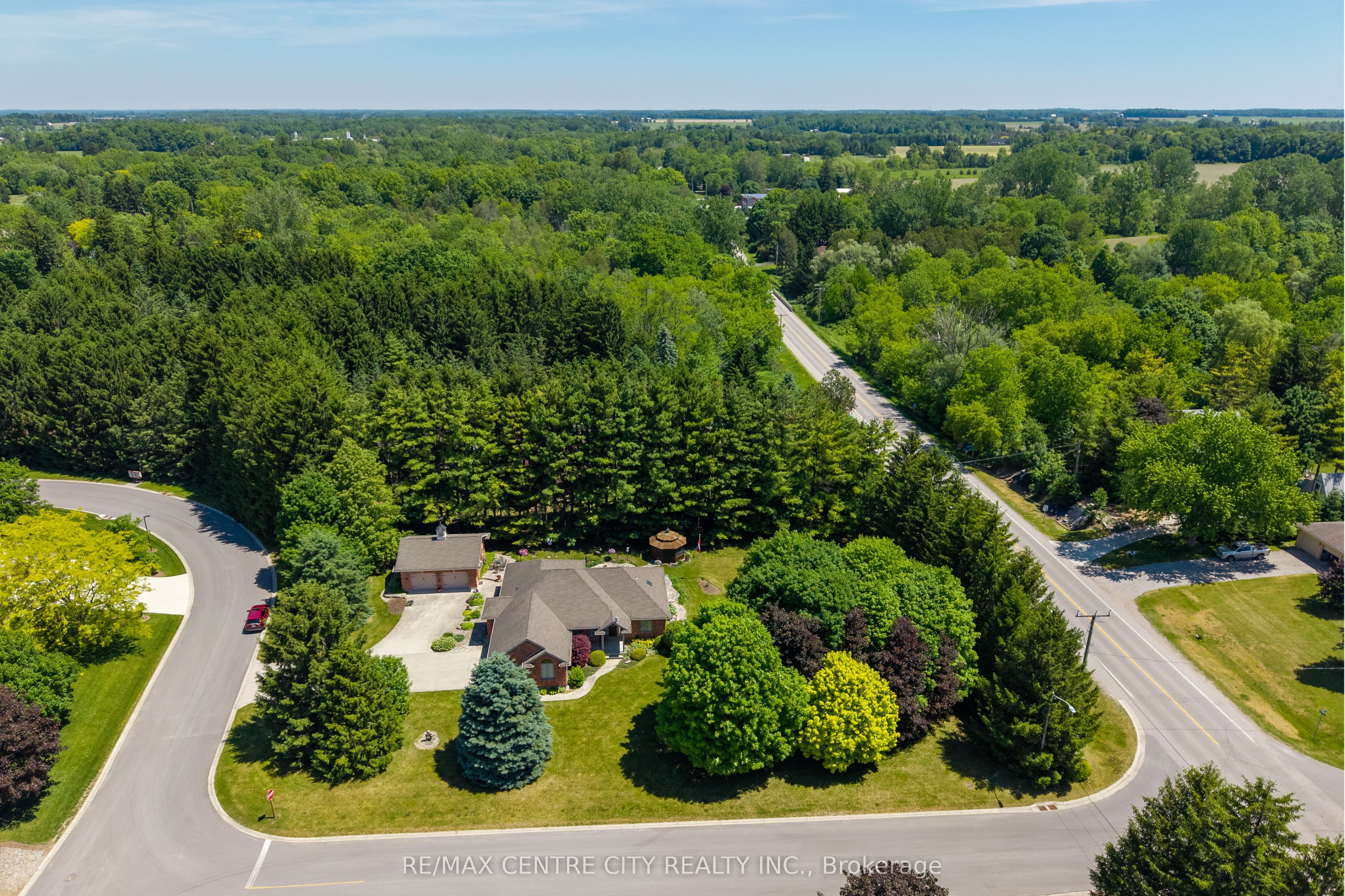 61 Aberdeen Drive, Middlesex Centre, ON N0M 2A0 photo 2