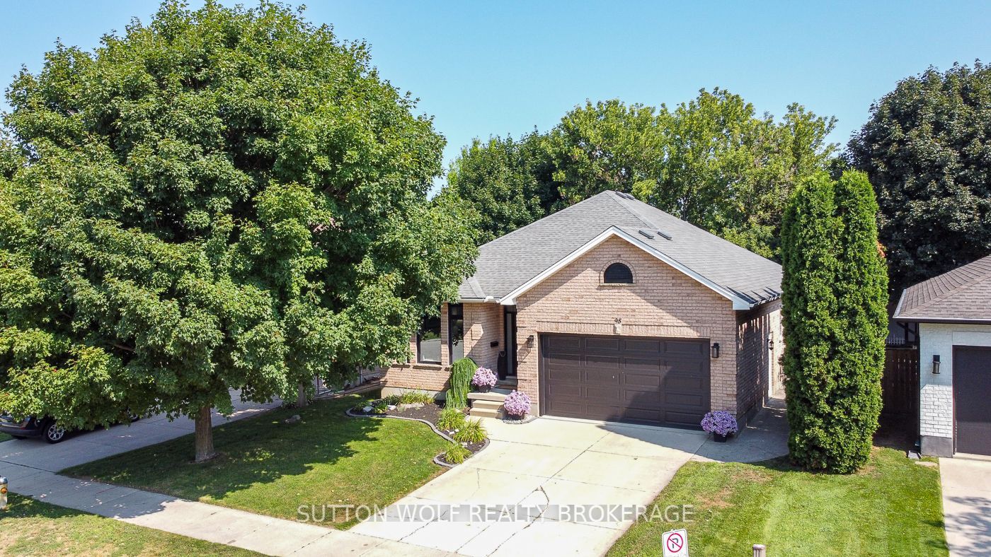 95 Middlesex Drive, Strathroy-Caradoc, ON N7G 4G5 photo 3