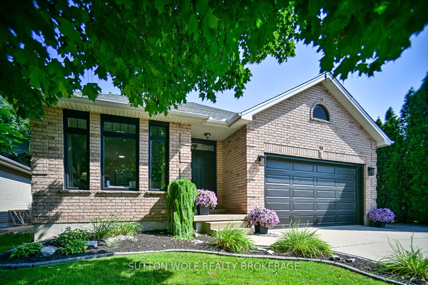 95 Middlesex Drive, Strathroy-Caradoc, ON N7G 4G5 photo 4