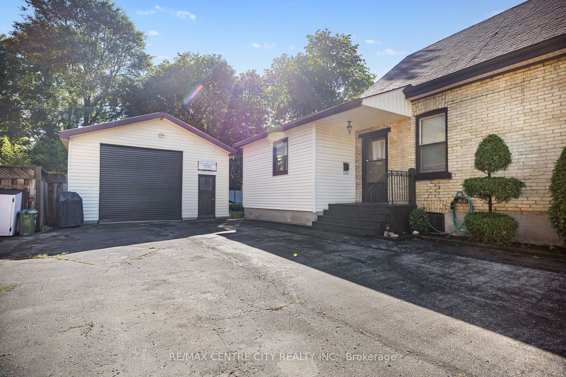 64 Linwood Street, London East, ON N5Y 1W2 photo 2