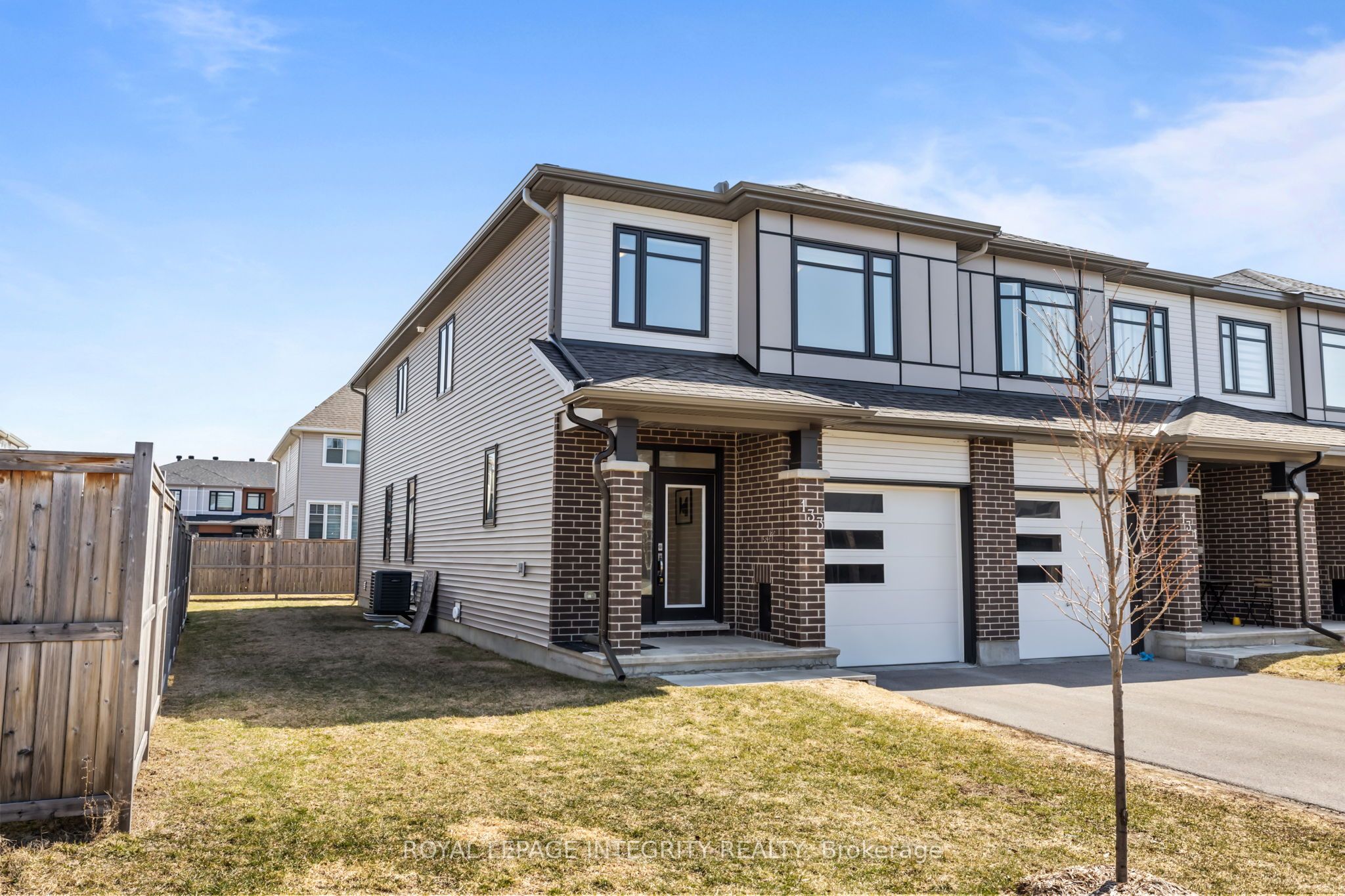 133 Angelonia Crescent, Blossom Park - Airport and Area, ON K1T 0Y5 photo 2