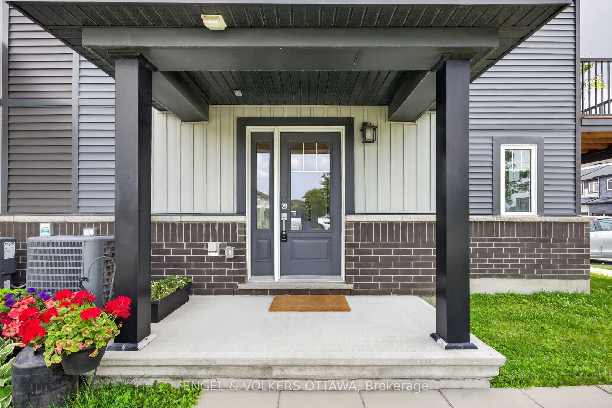 547 Clemency Crescent, Barrhaven, ON K2J 6R7 photo 2