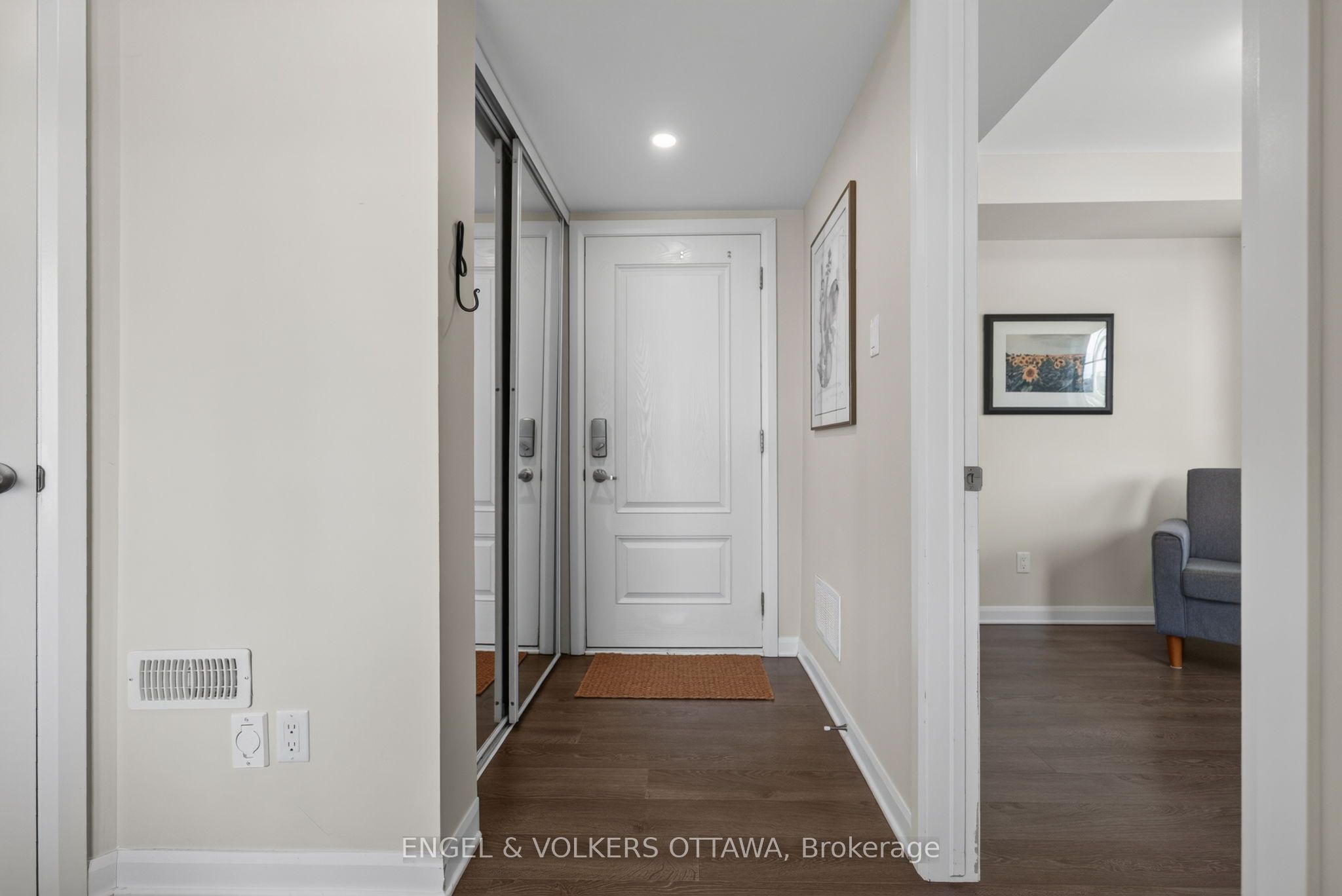 547 Clemency Crescent, Barrhaven, ON K2J 6R7 photo 4