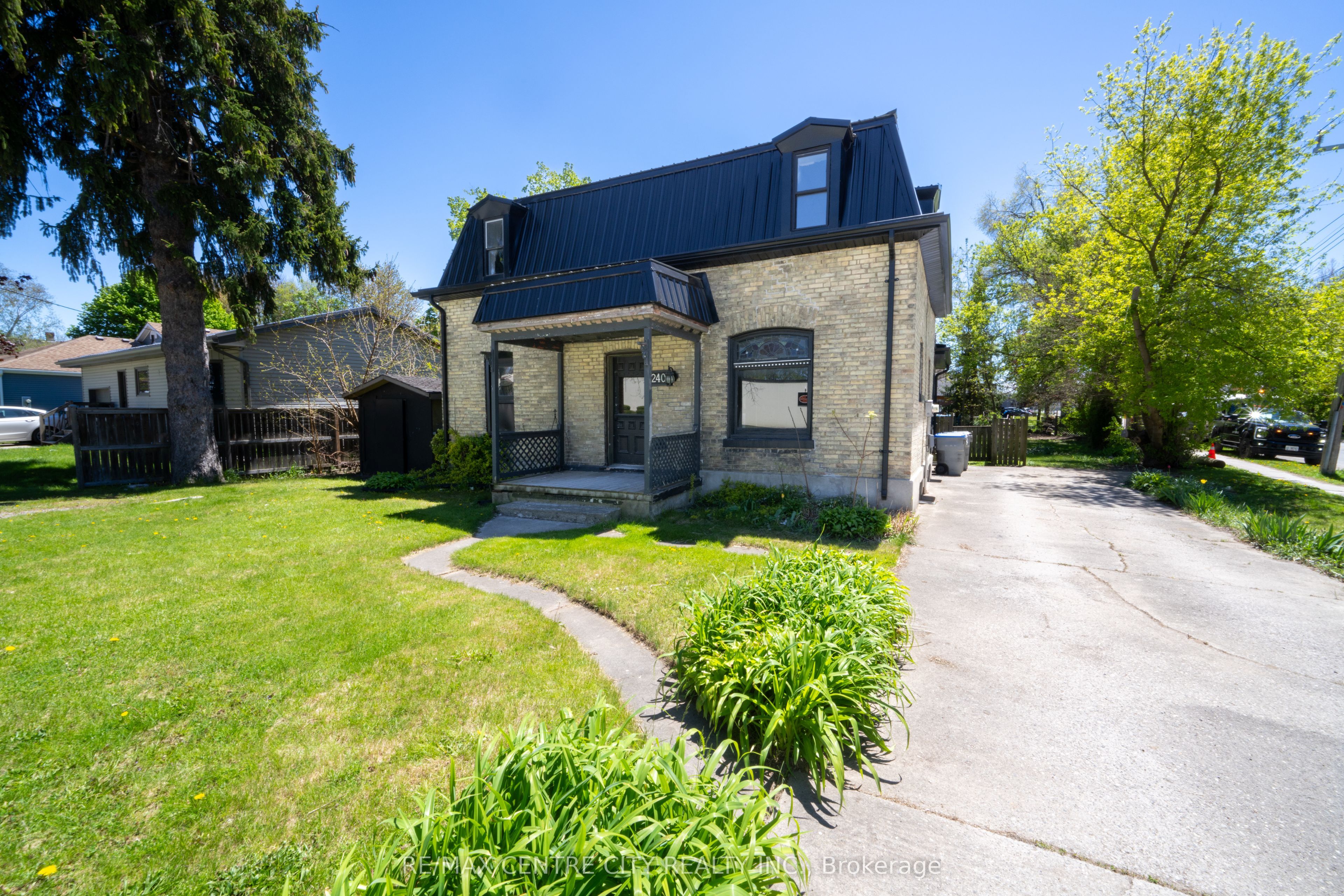 240 Maitland Street, Strathroy-Caradoc, ON N7G 1S9