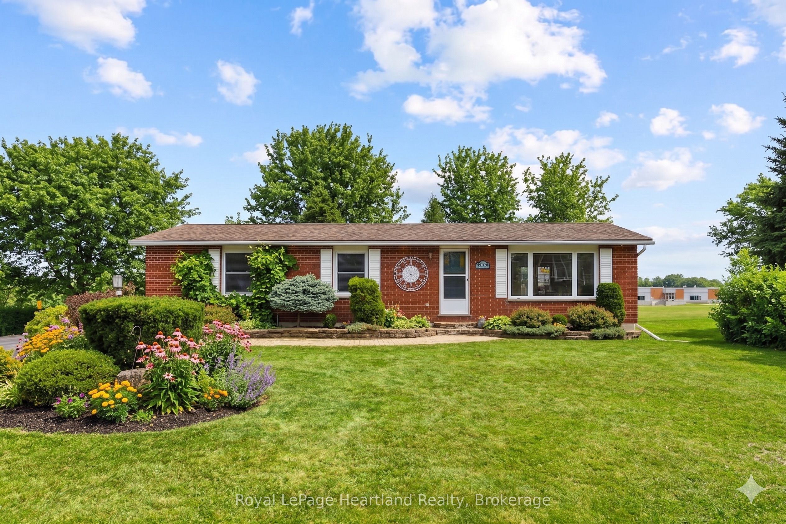 284 MANOR Road, North Huron, ON N0G 2W0