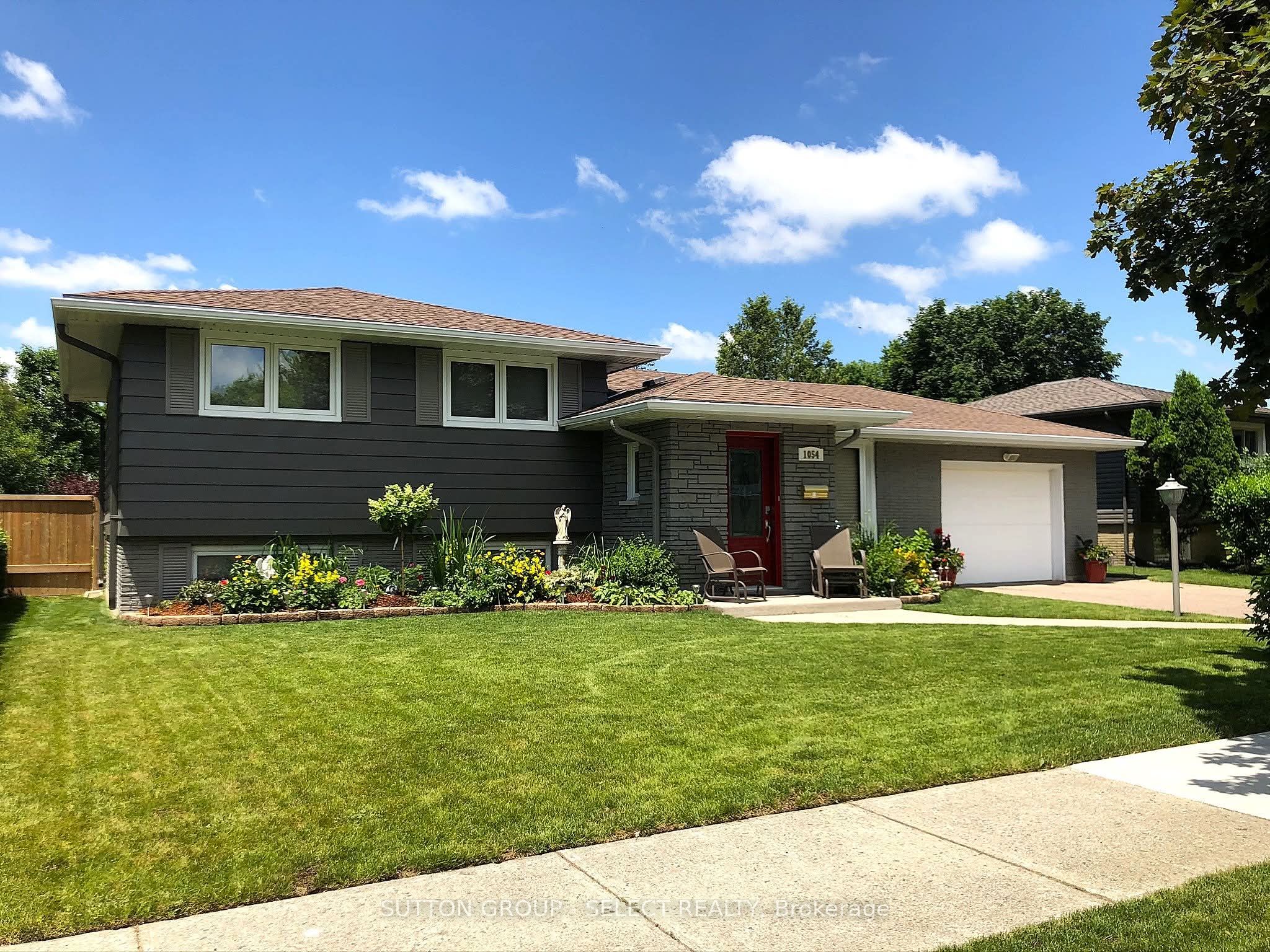 1054 Chippewa Drive, London East, ON N5V 2T7