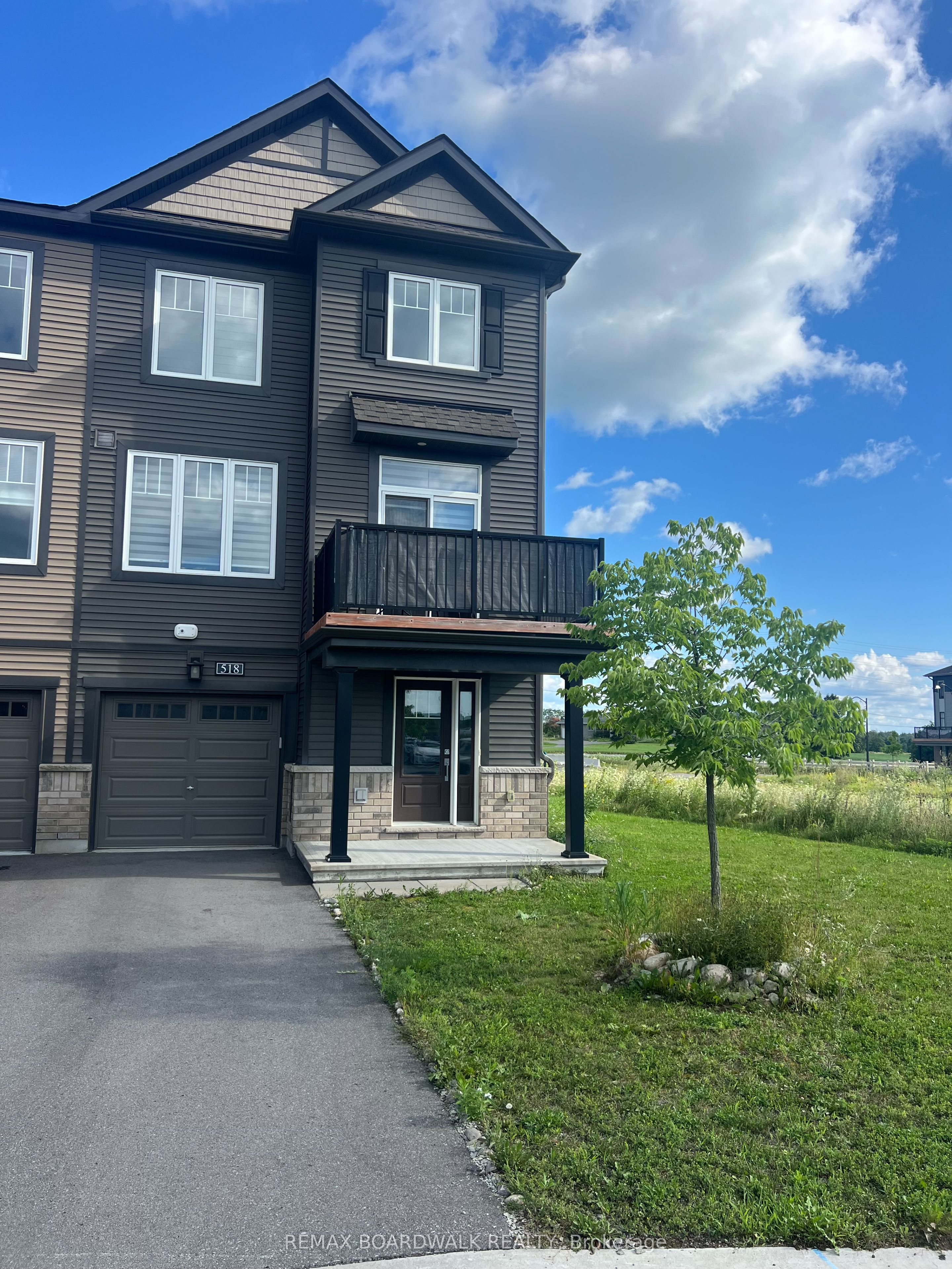 518 AGLISH Mews B, Barrhaven, ON K2C 3H2 photo 3