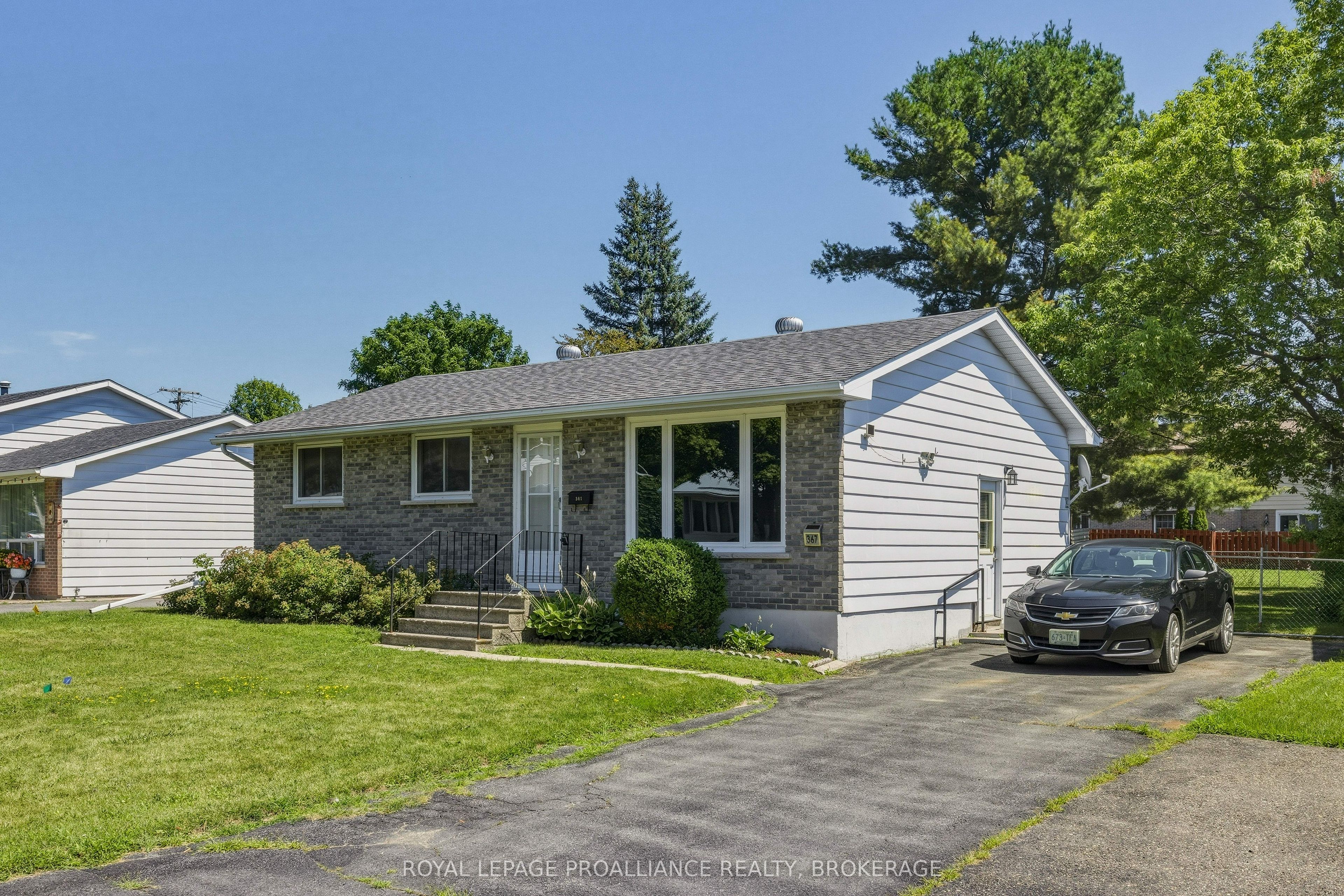 367 Georgiana Street, Gananoque, ON K7G 1N1 photo 3