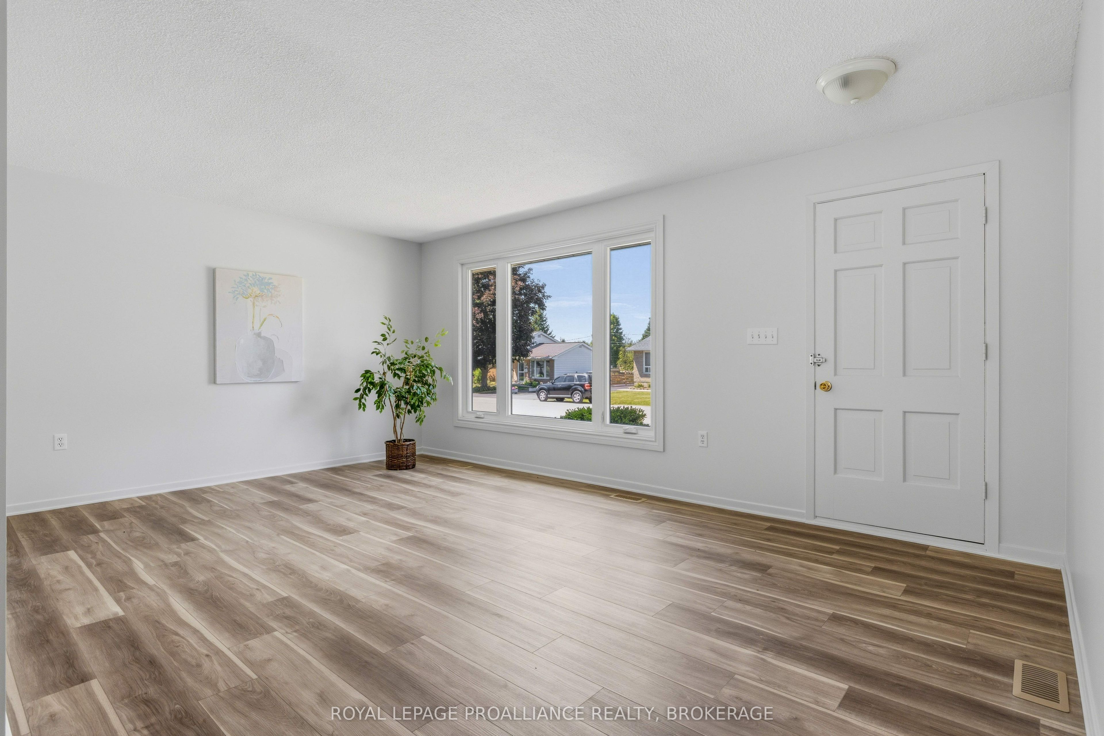 367 Georgiana Street, Gananoque, ON K7G 1N1 photo 4