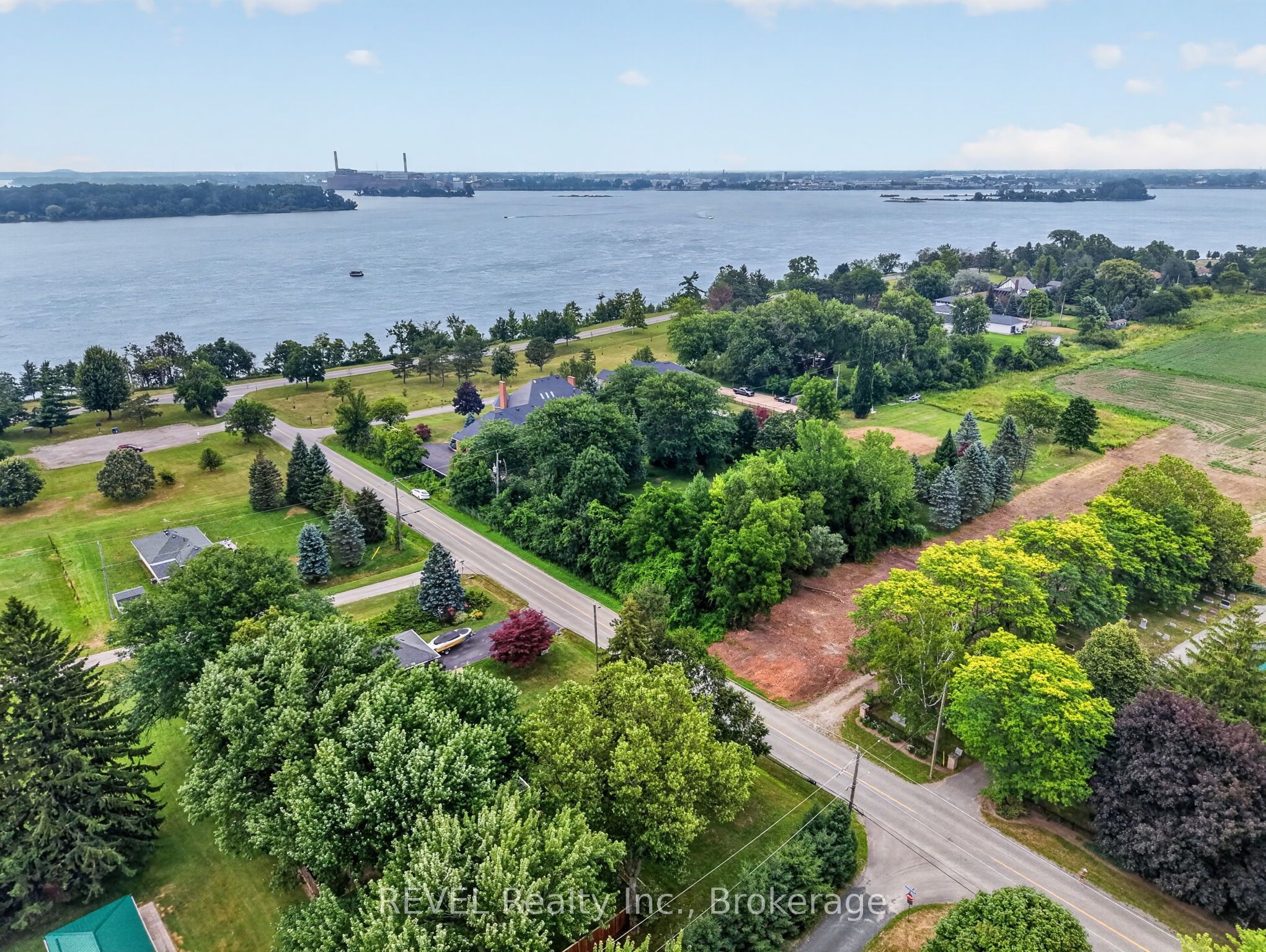 2631 THOMPSON Road, Fort Erie, ON L2A 5M4 photo 3