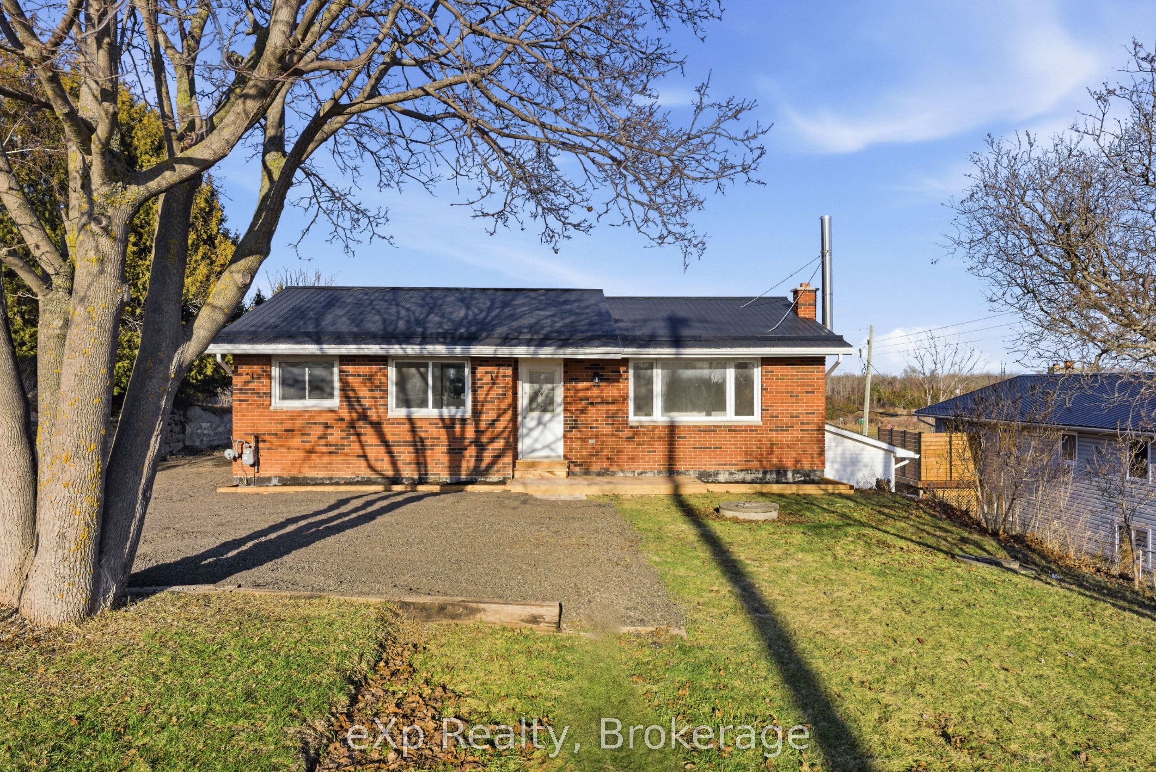 696 Whites Road, Quinte West, ON K8V 5P8