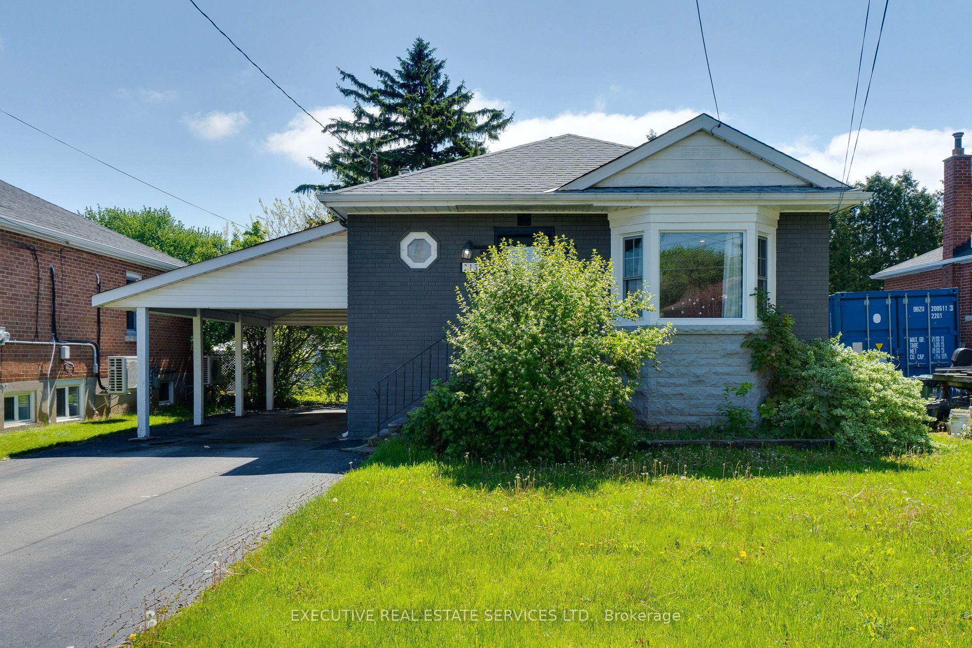 213 East 32nd Street, Hamilton, ON L8V 3S3 photo 2