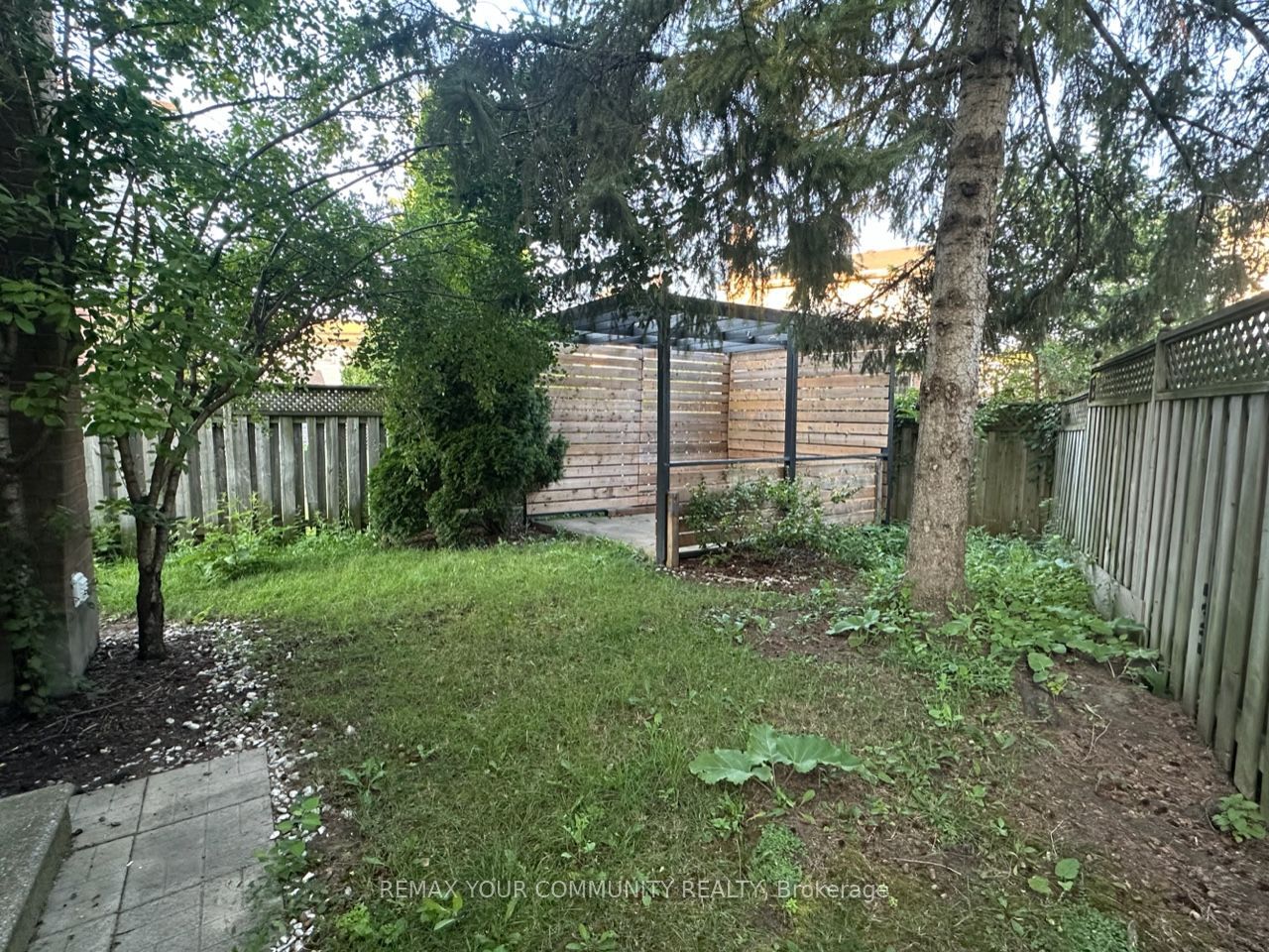 9 Buchanan Crescent, Thorold, ON L2V 4S2 photo 2