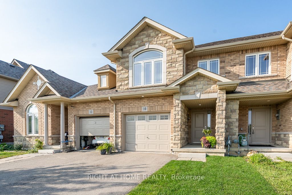 10 Cittadella Boulevard, Hamilton, ON L8J 3H5 photo 2