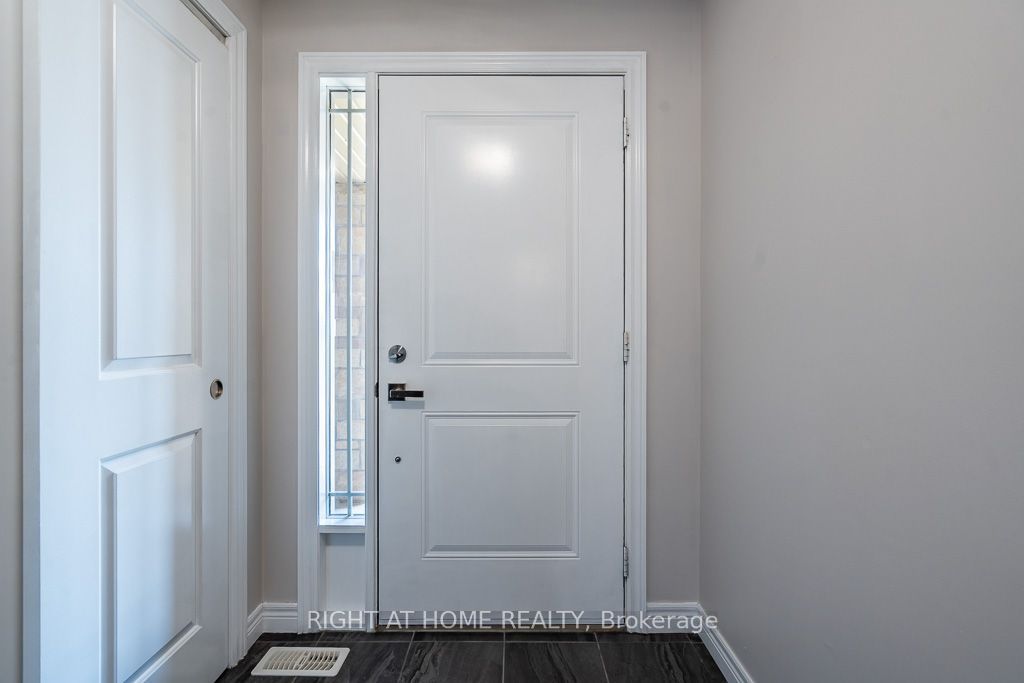 10 Cittadella Boulevard, Hamilton, ON L8J 3H5 photo 3