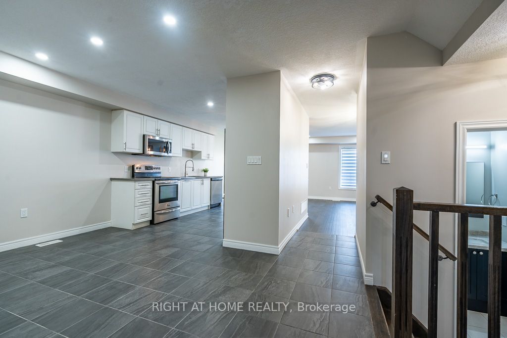 10 Cittadella Boulevard, Hamilton, ON L8J 3H5 photo 4