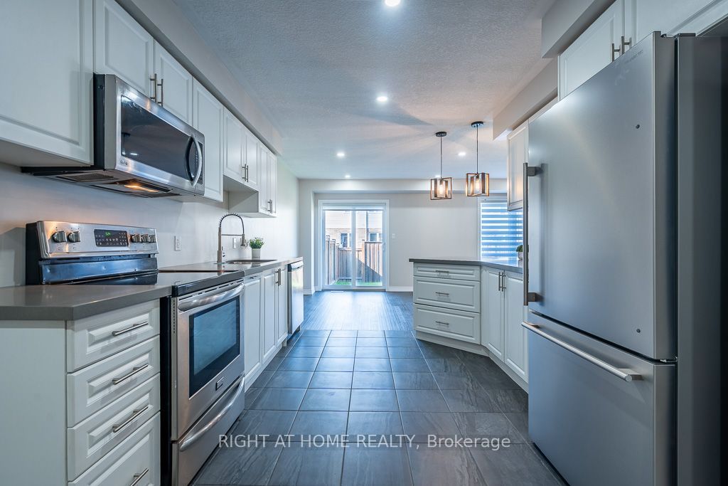 10 Cittadella Boulevard, Hamilton, ON L8J 3H5 photo 5
