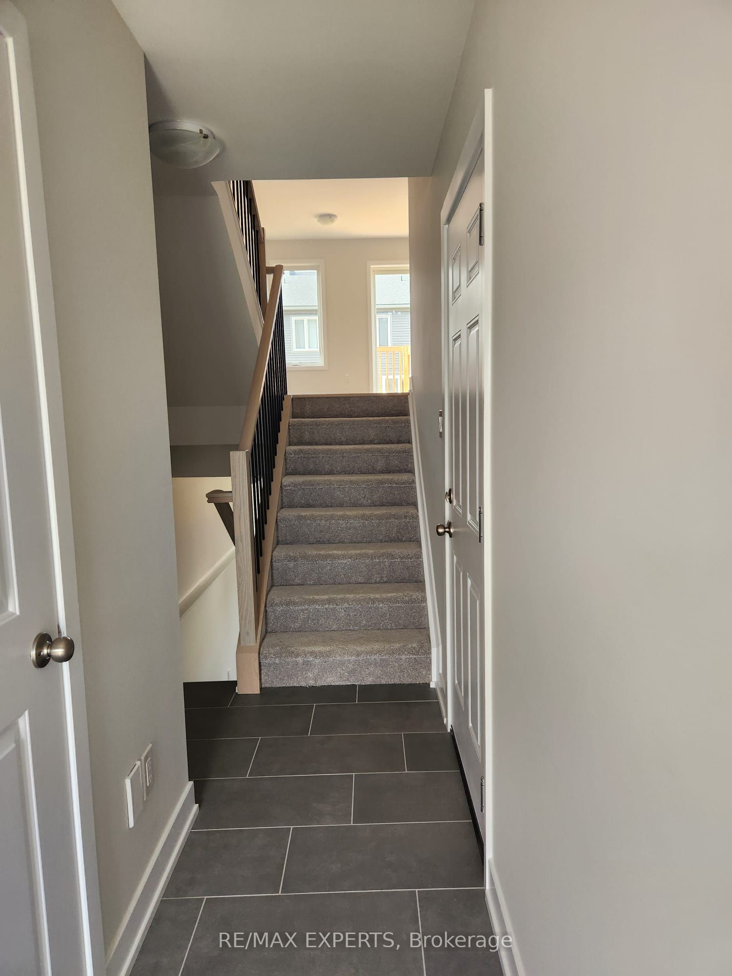 95 Whitcomb Crescent E, Smiths Falls, ON K7A 0C1 photo 4