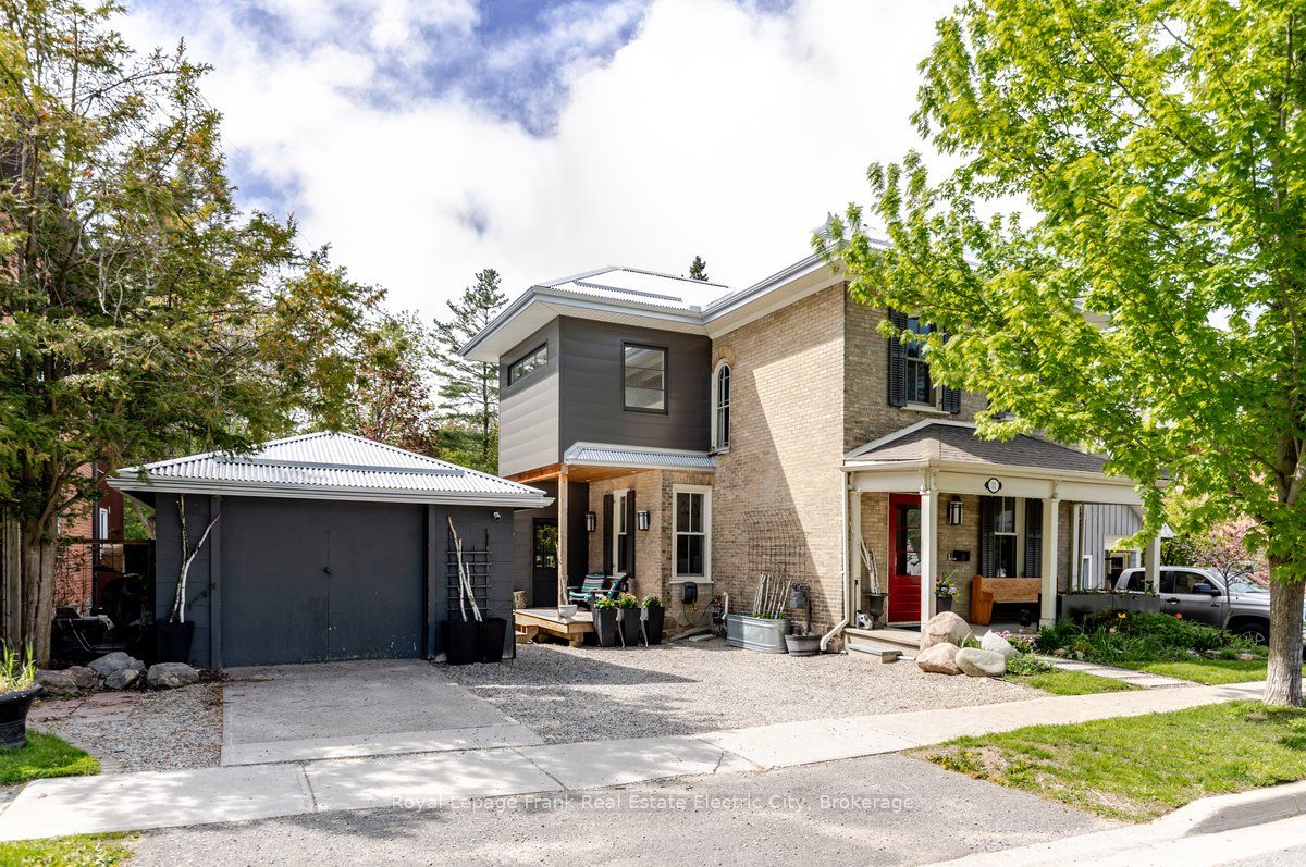 11 Conger Street, Peterborough, ON K9H 4Y7 photo 2