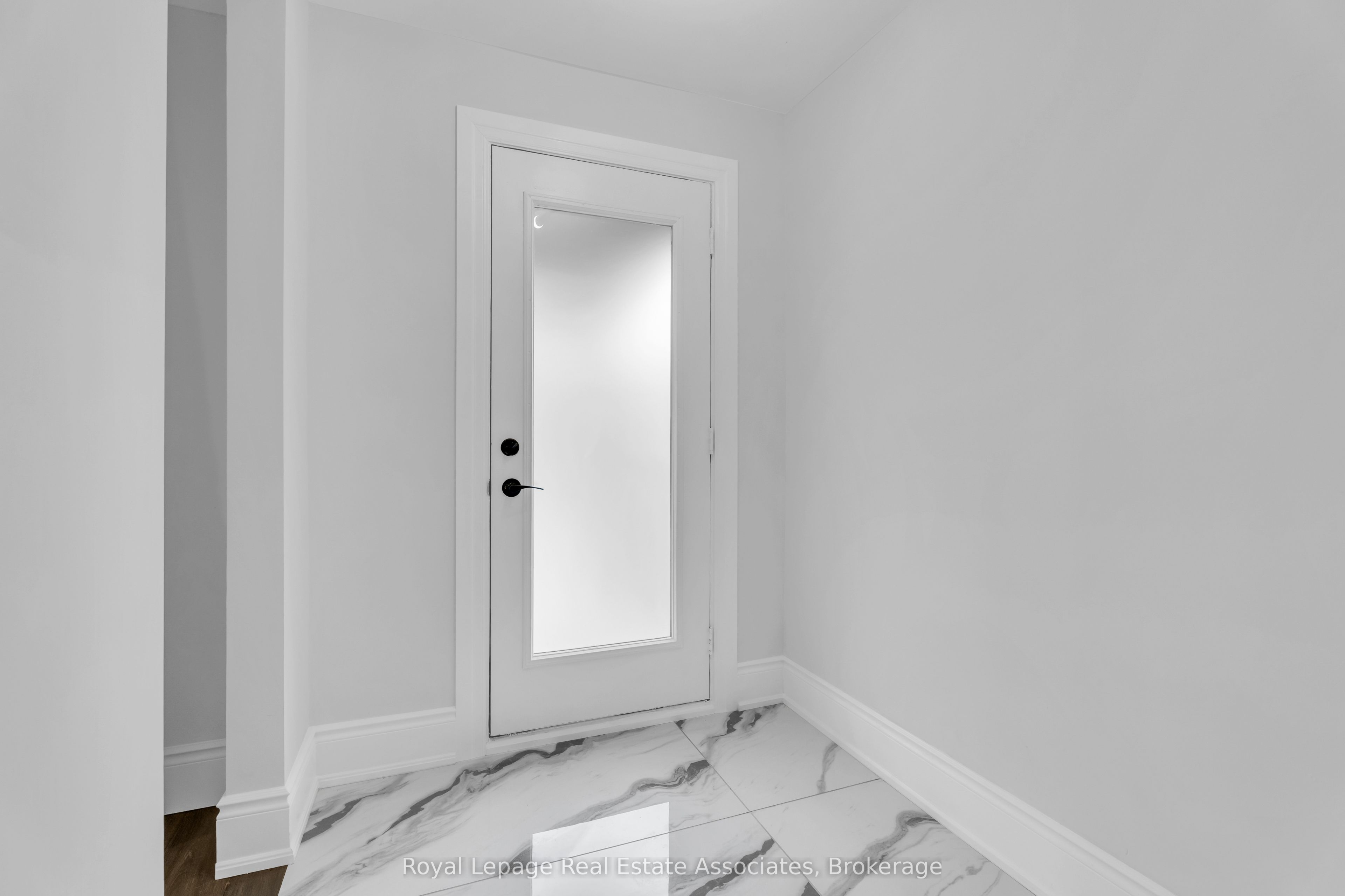 10 Gordon Street, Hamilton, ON L8L 3H2 photo 3