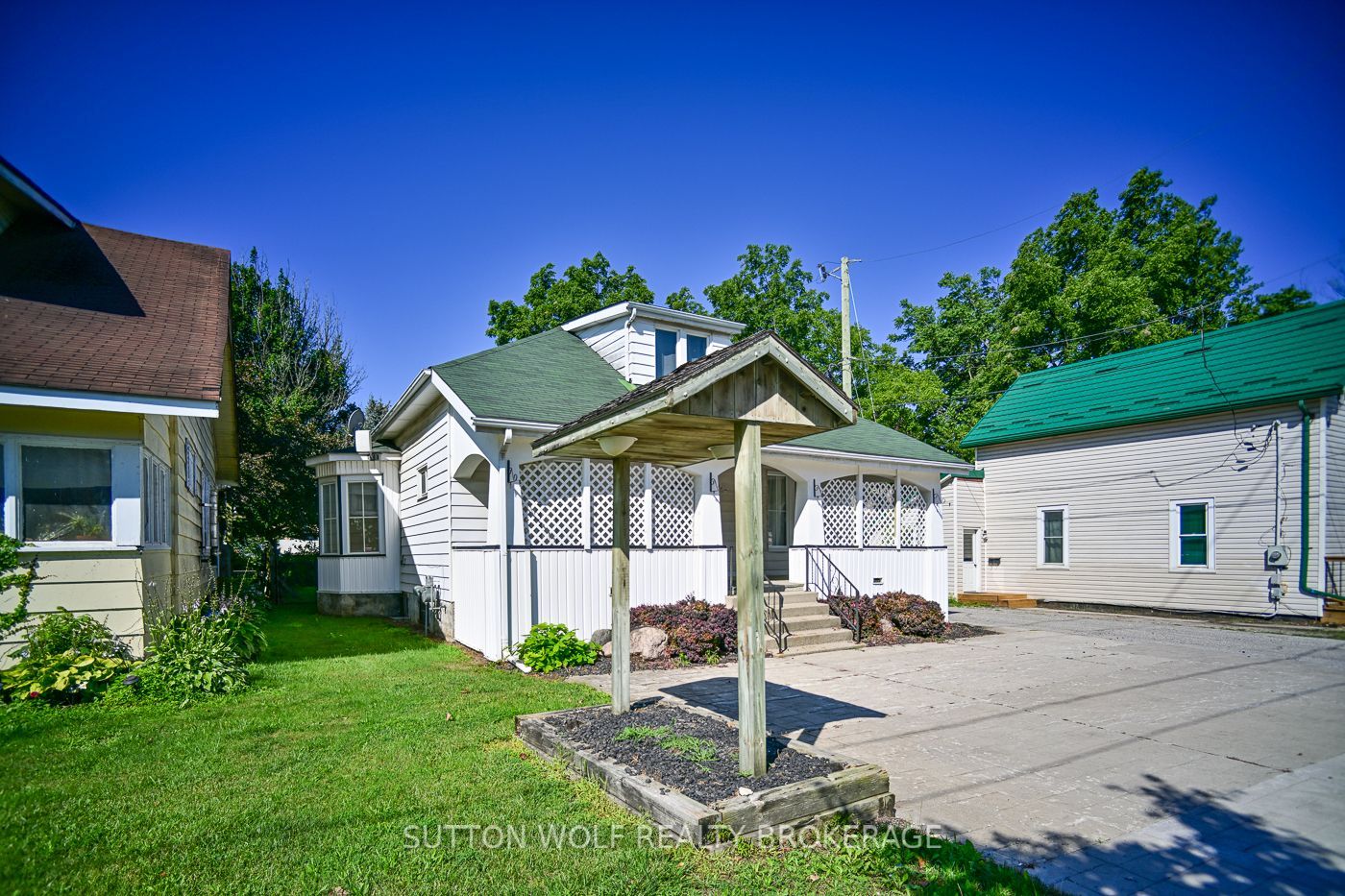 40 Caradoc Street N, Strathroy-Caradoc, ON N7G 2M6 photo 2