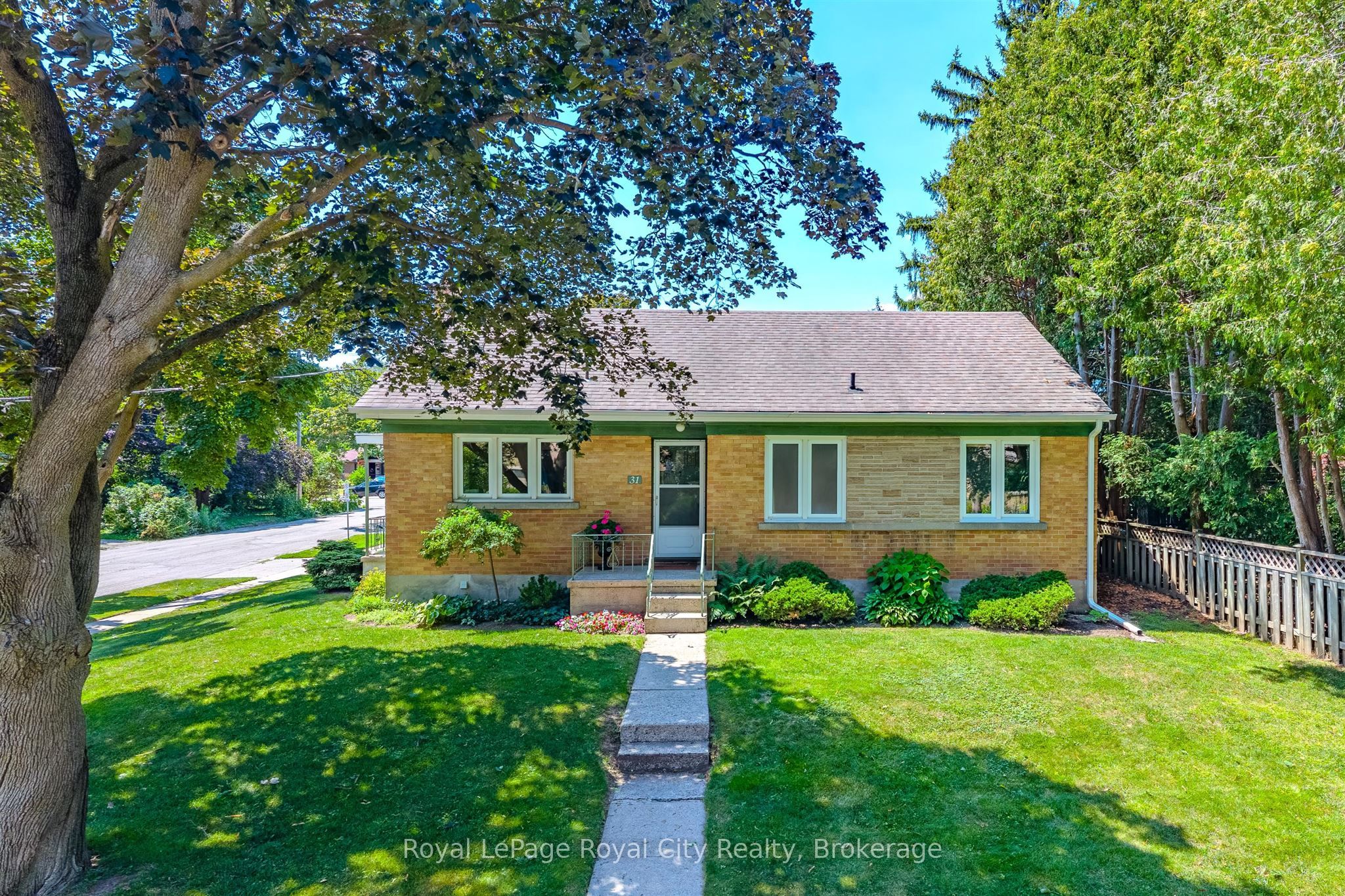 31 Torrance Crescent, Guelph, ON N1H 1T5 photo 2
